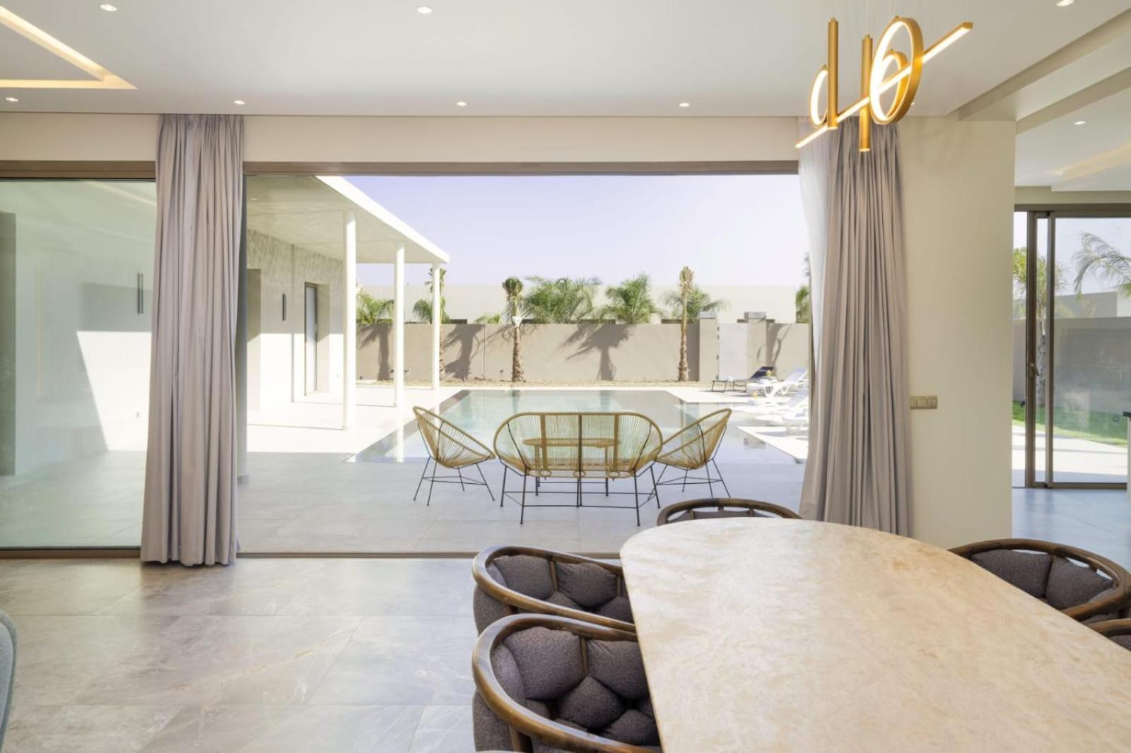 Villa Seyana master, piscine privée, sans vis à vis view 5