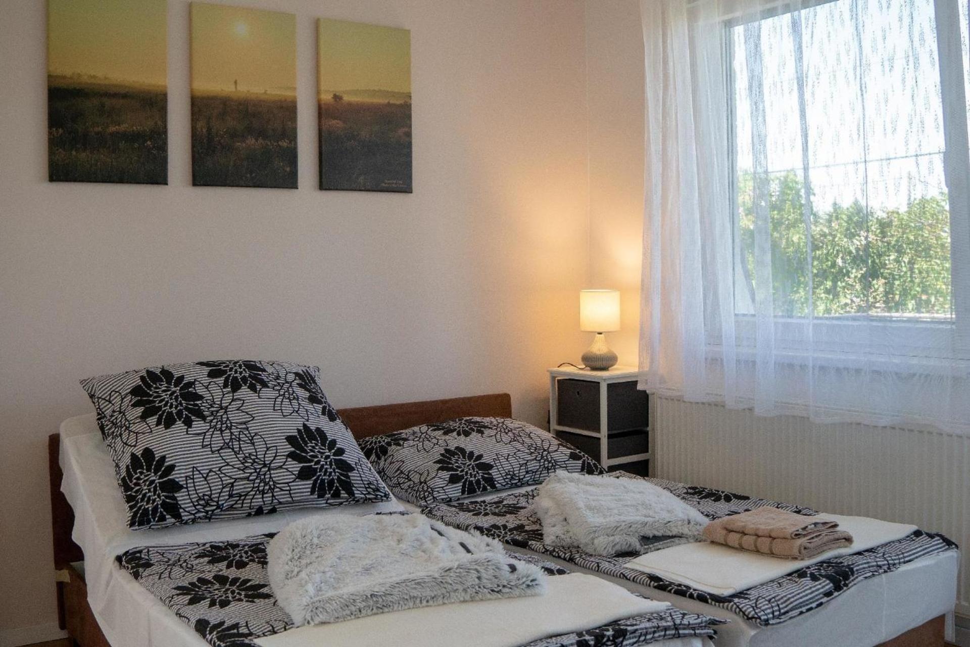 Doppelhaushälfte für sechs Personen mit Garten view 3