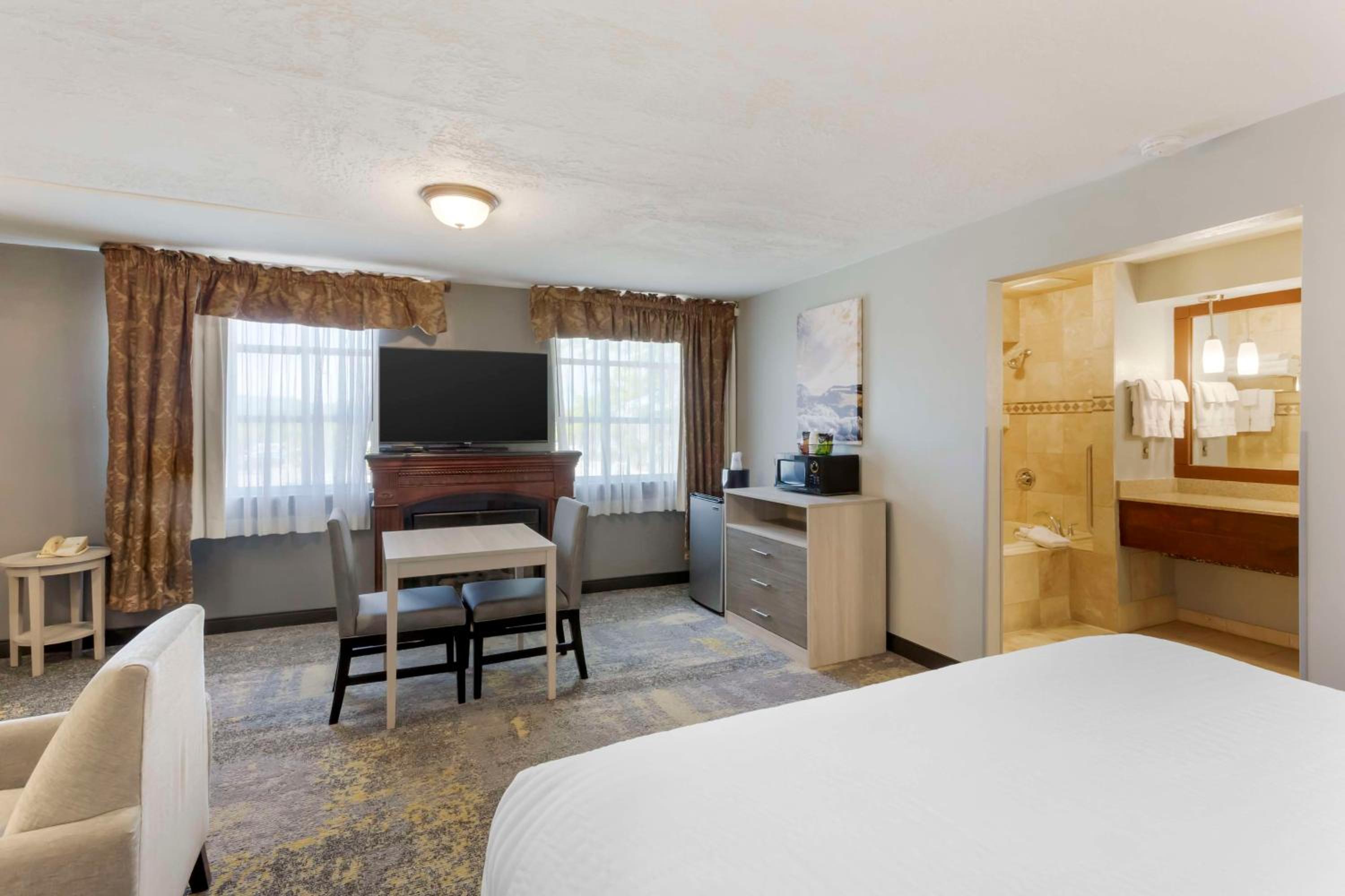 Logan Vacations - Best Western Plus Weston Inn - Property Image 3