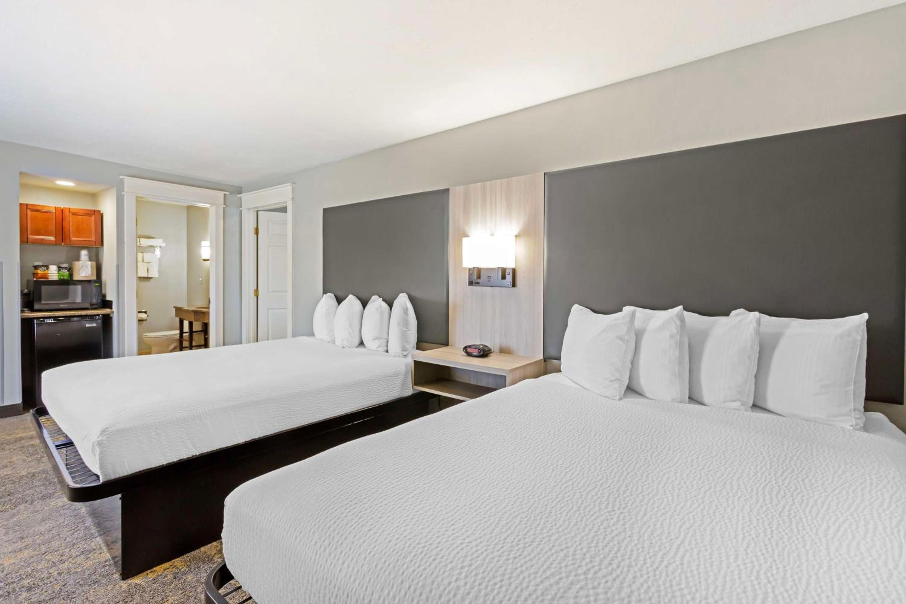Logan Vacations - Best Western Plus Weston Inn - Property Image 8