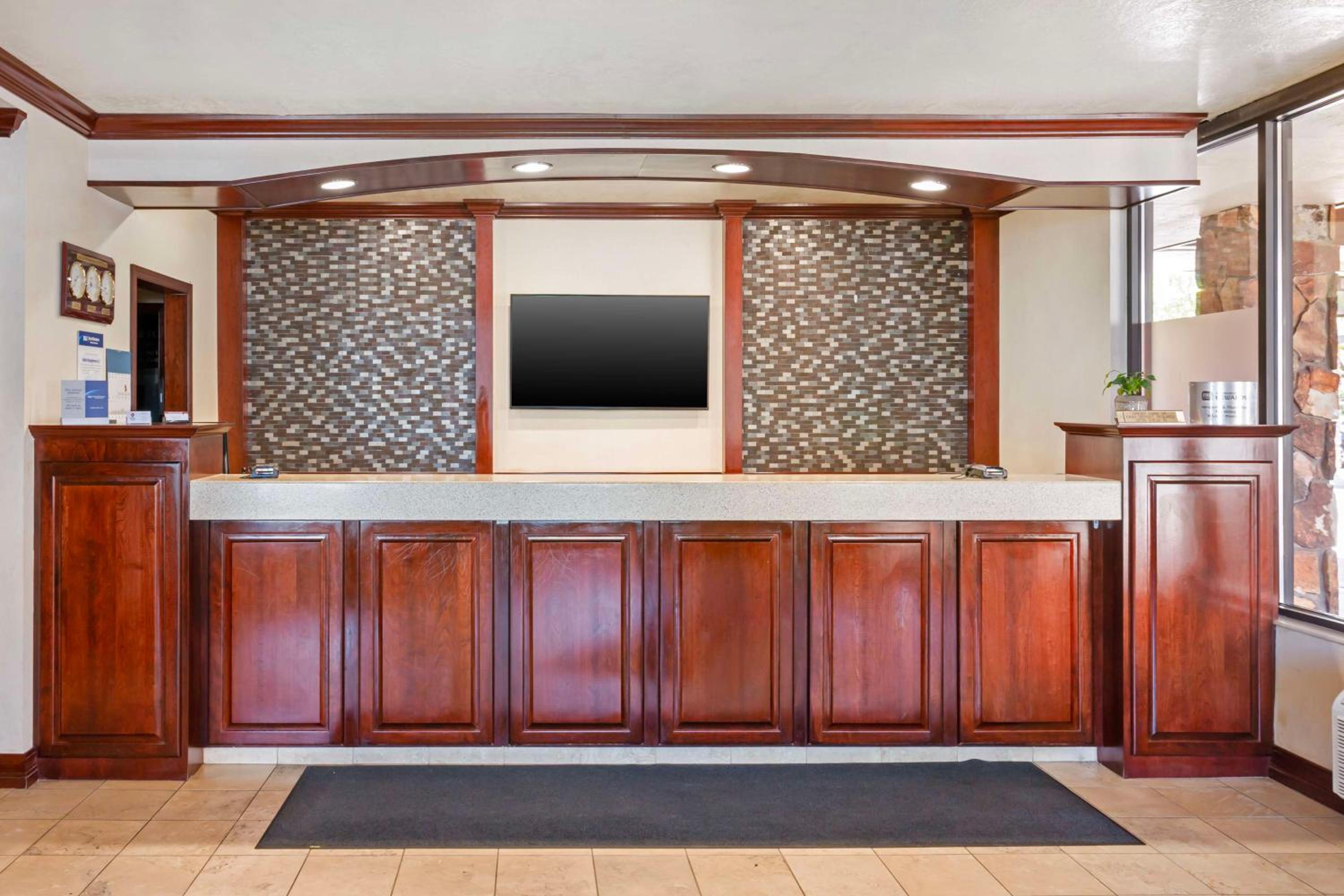 Logan Vacations - Best Western Plus Weston Inn - Property Image 32