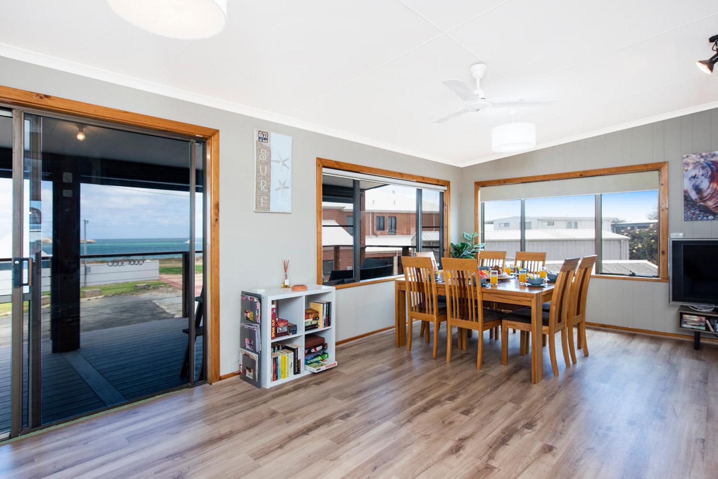 Lano Beach House