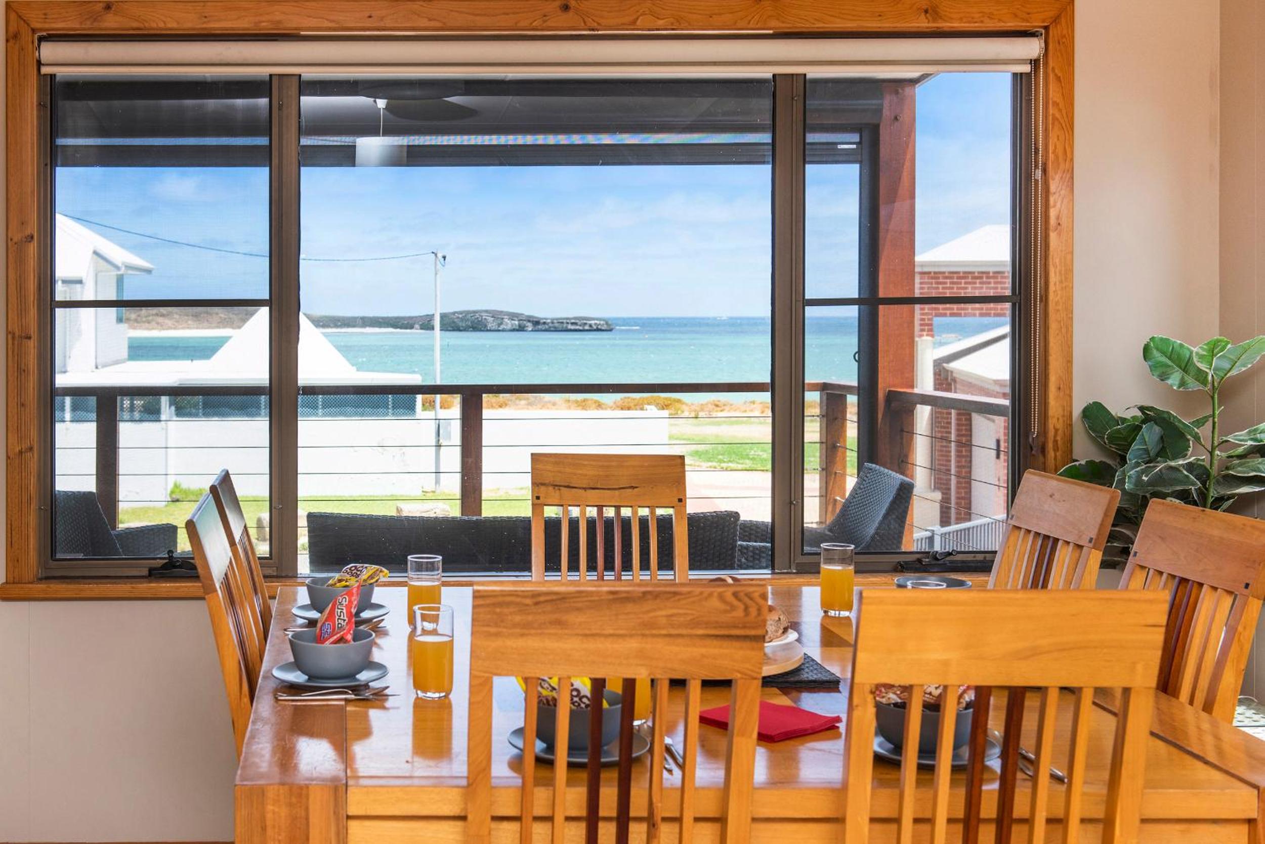 Lano Beach House