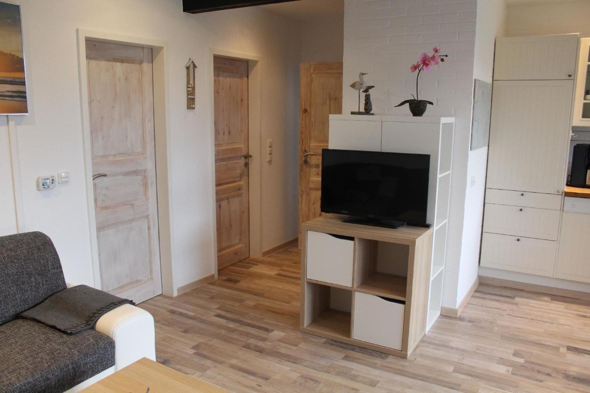 Schönes Ferienhaus in Tossens mit Schönem Garten