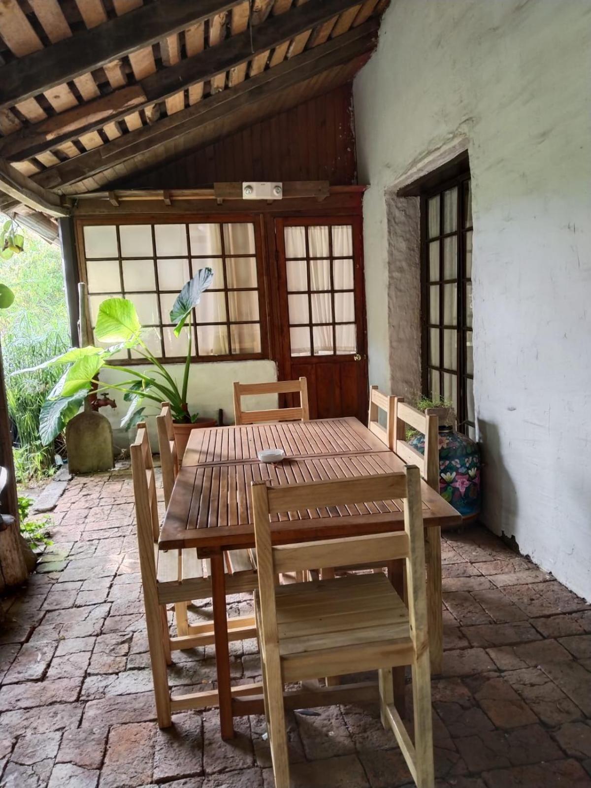 La Casa de Adobe Natural y Más