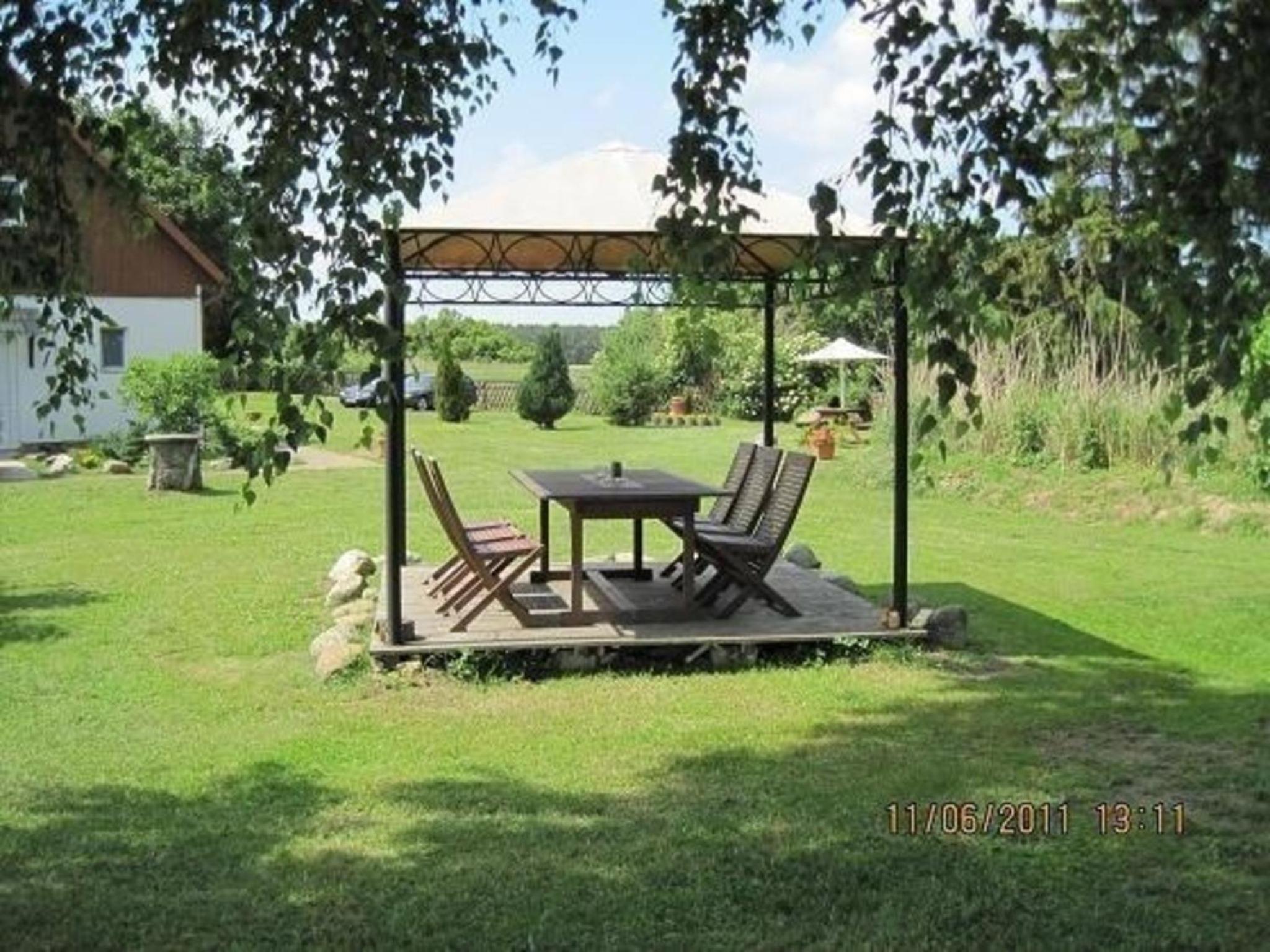 Große Ferienwohnung in Dargen mit Großem Garten - b56996