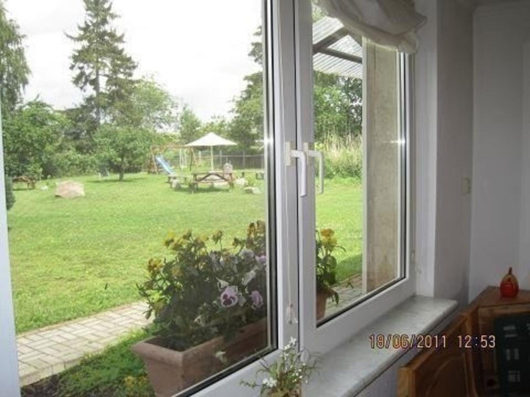 Große Ferienwohnung in Dargen mit Großem Garten - b56996