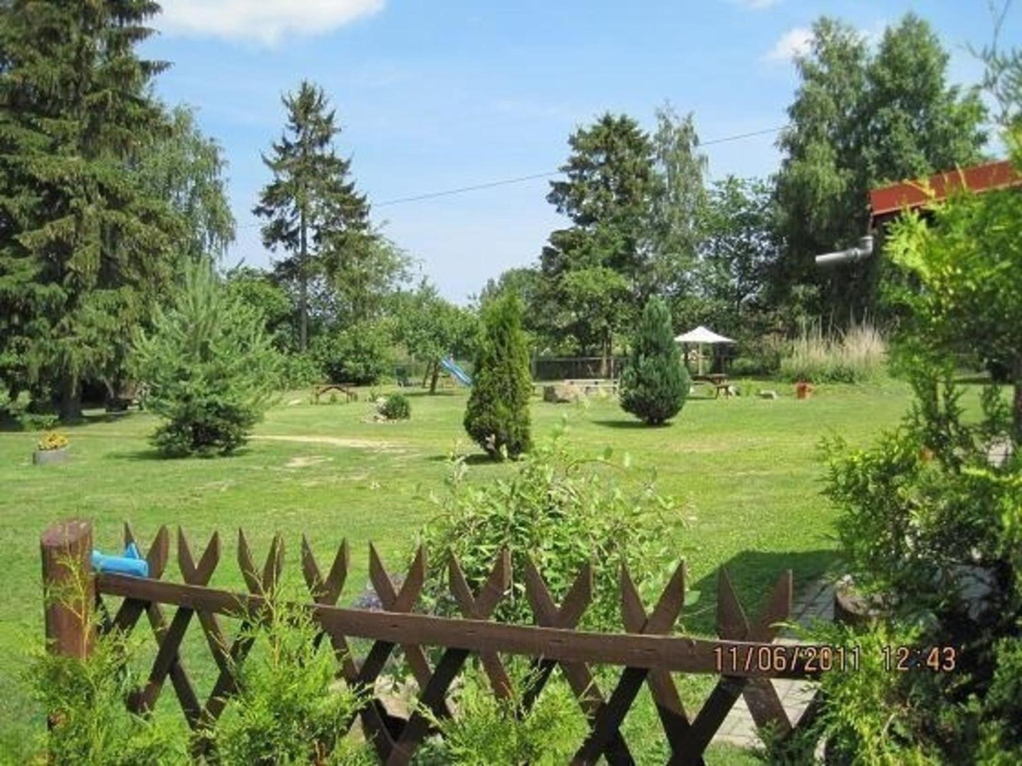 Große Ferienwohnung in Dargen mit Großem Garten - b56996