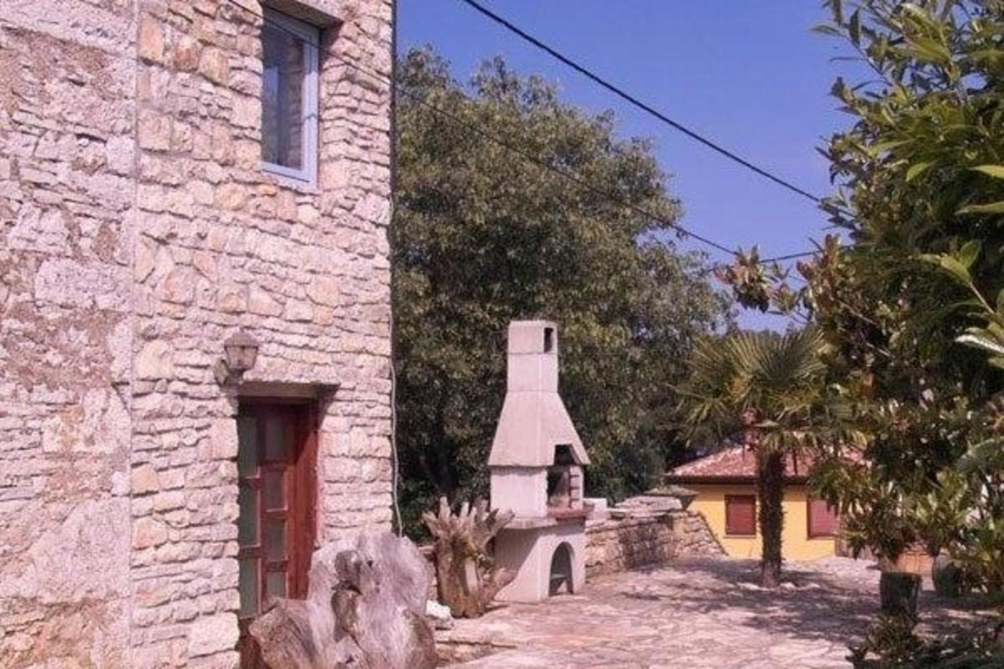 Steinhaus Kastel