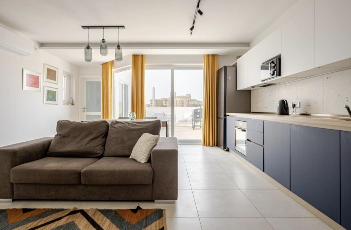 Luxury penthouse sea view view 3