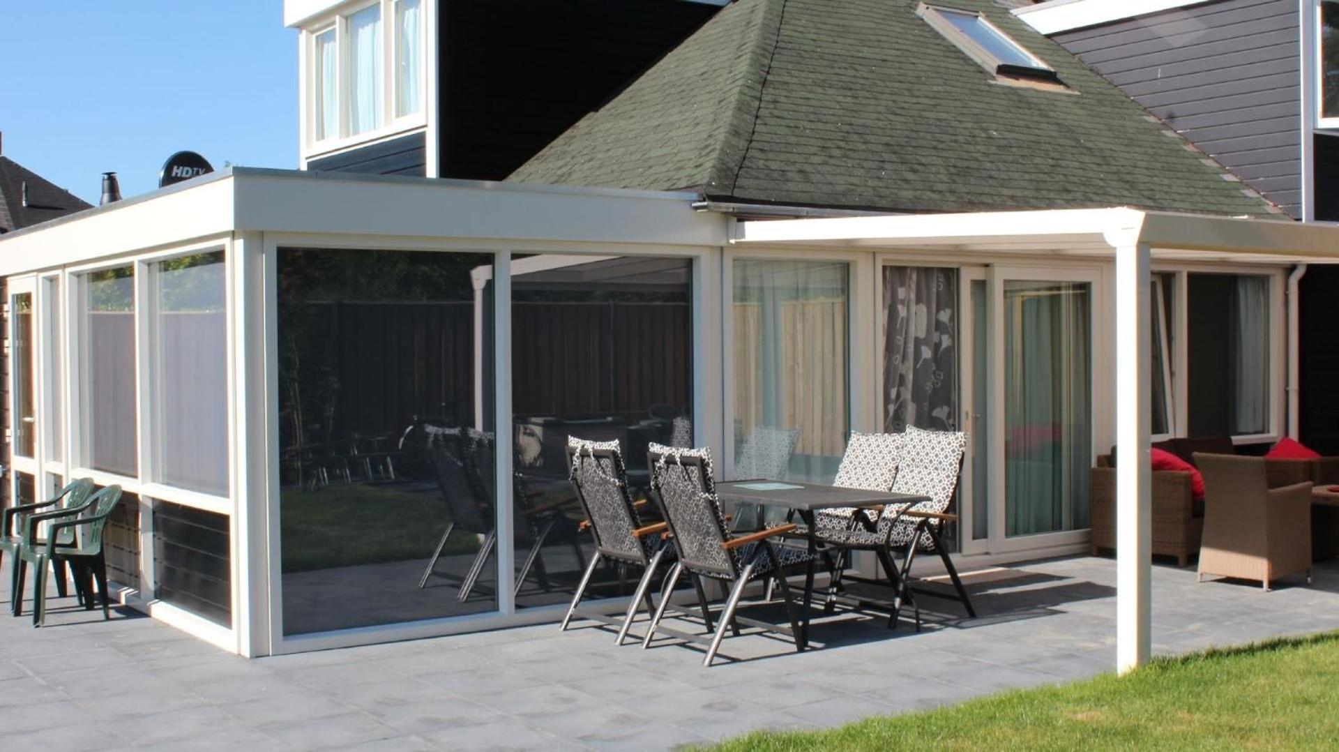 Nettes Ferienhaus in Stavenisse mit Terrasse und Grill view 3