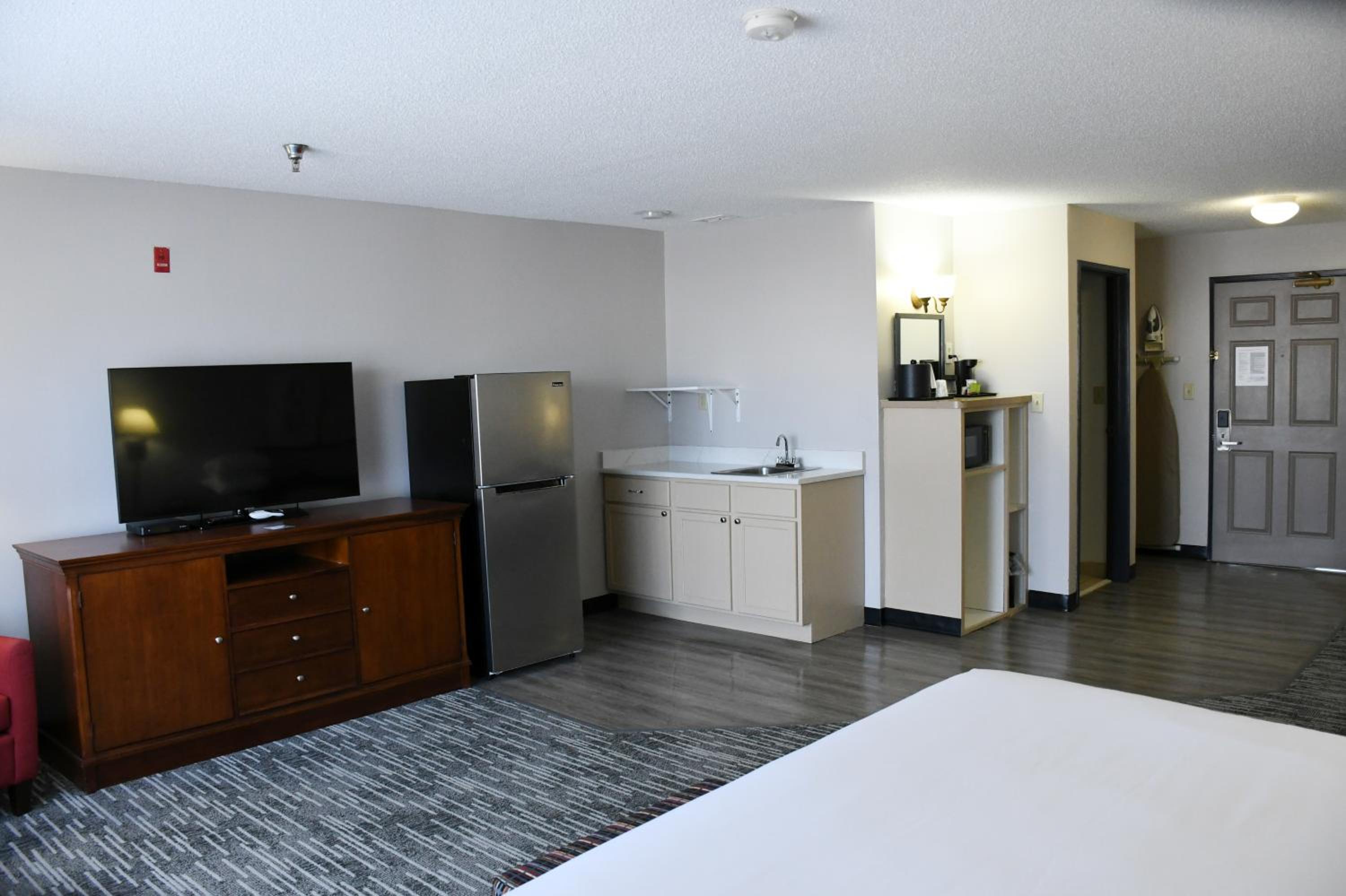 HARMONY INN & SUITES view 2