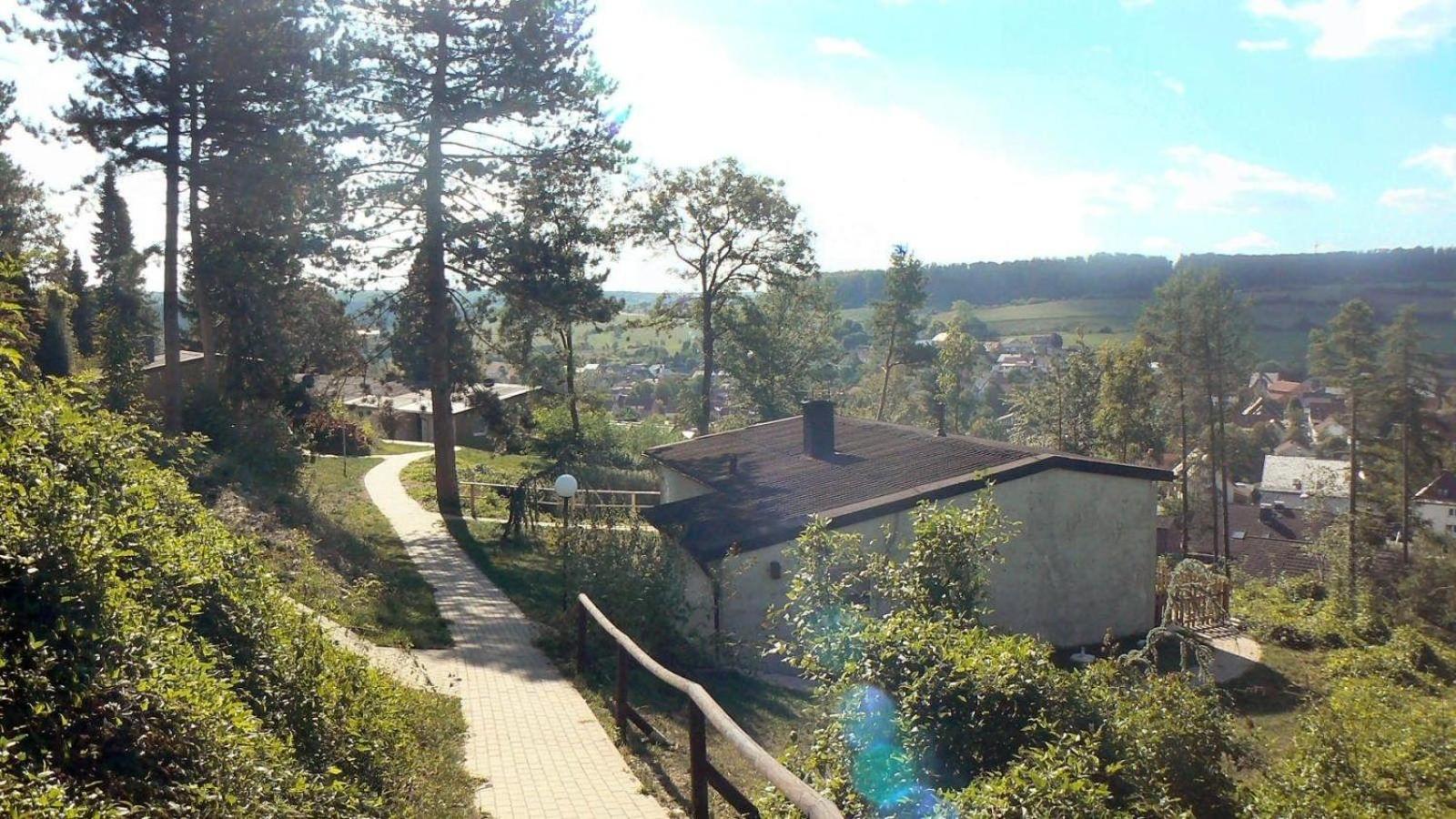 Modern ausgestattetes Ferienhaus mit möblierter Südhang-Terrasse im Altenautal