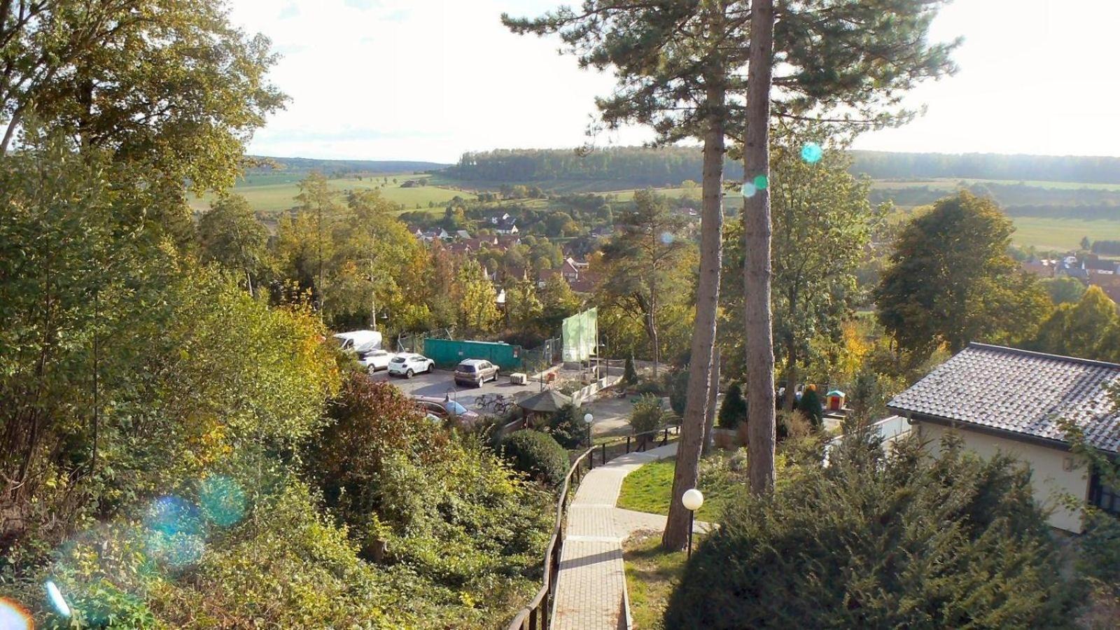 Modern ausgestattetes Ferienhaus mit möblierter Südhang-Terrasse im Altenautal