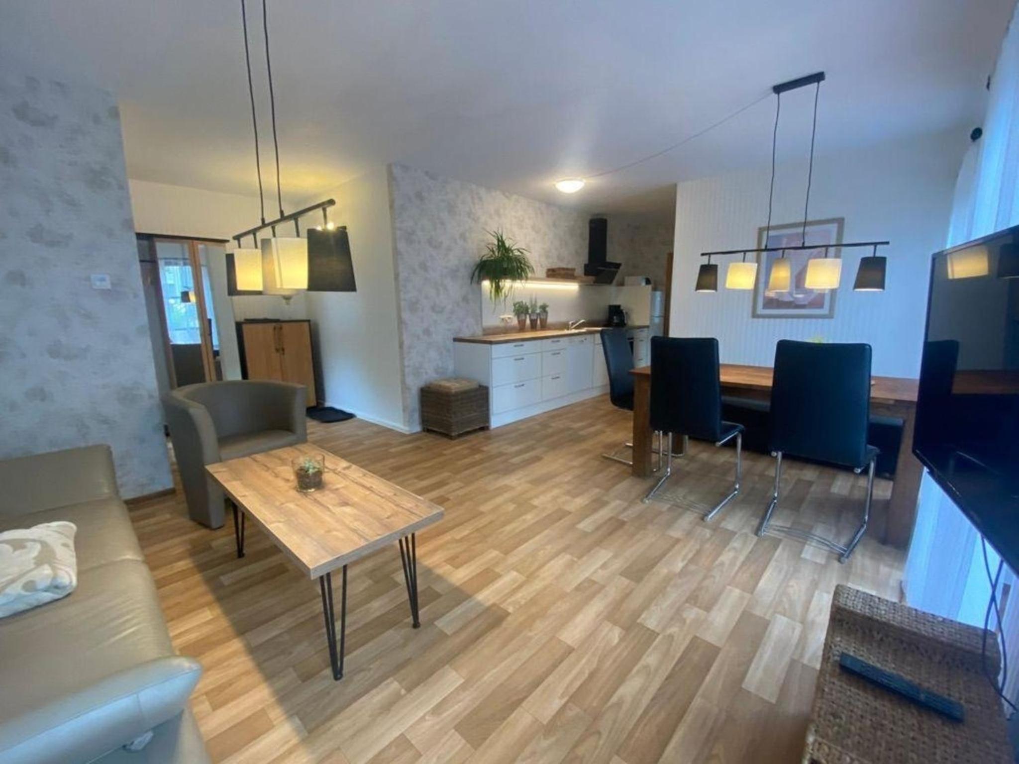 Geräumige Wohnung in Bad Elster mit Terrasse, Garten und Grill