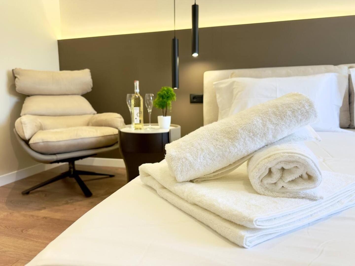 Sea View Luxury Penthouse,3rooms