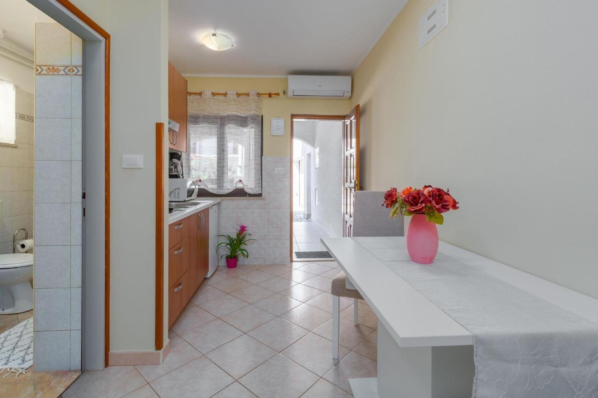 Ferienwohnung Bruna mit Parkplatz, in Strandnähe view 5