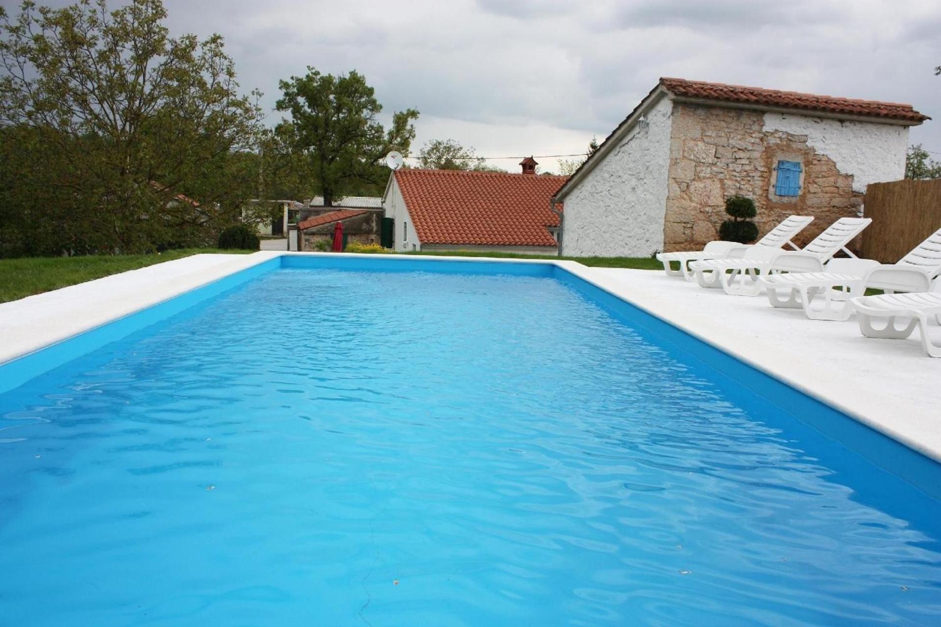Ferienhaus in Jakačići mit Großem Garten view 4