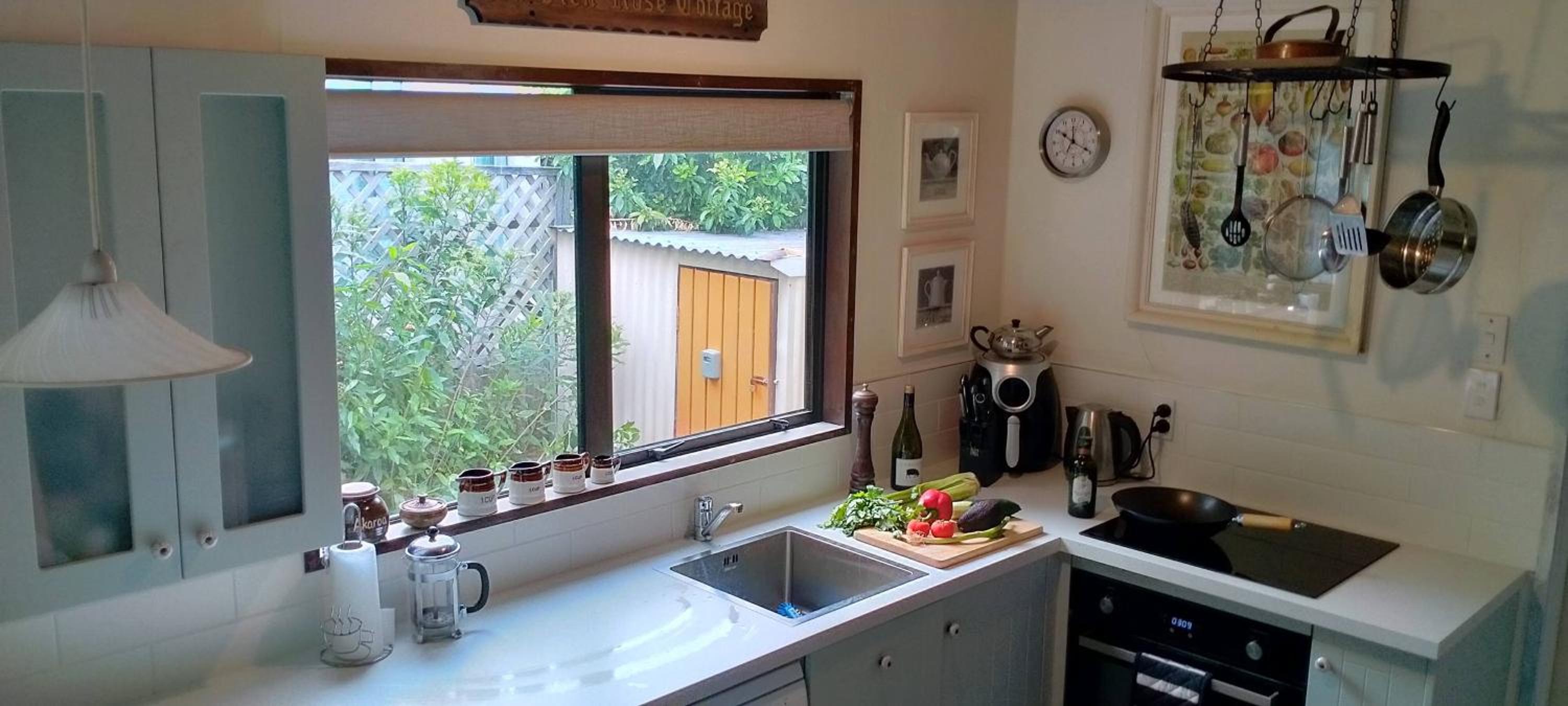 La Vie En Rose Cottage