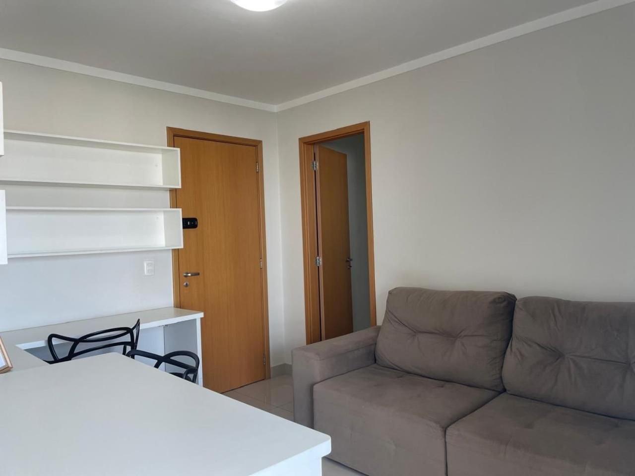 Moderno Flat com vista para o Parque Vaca Brava