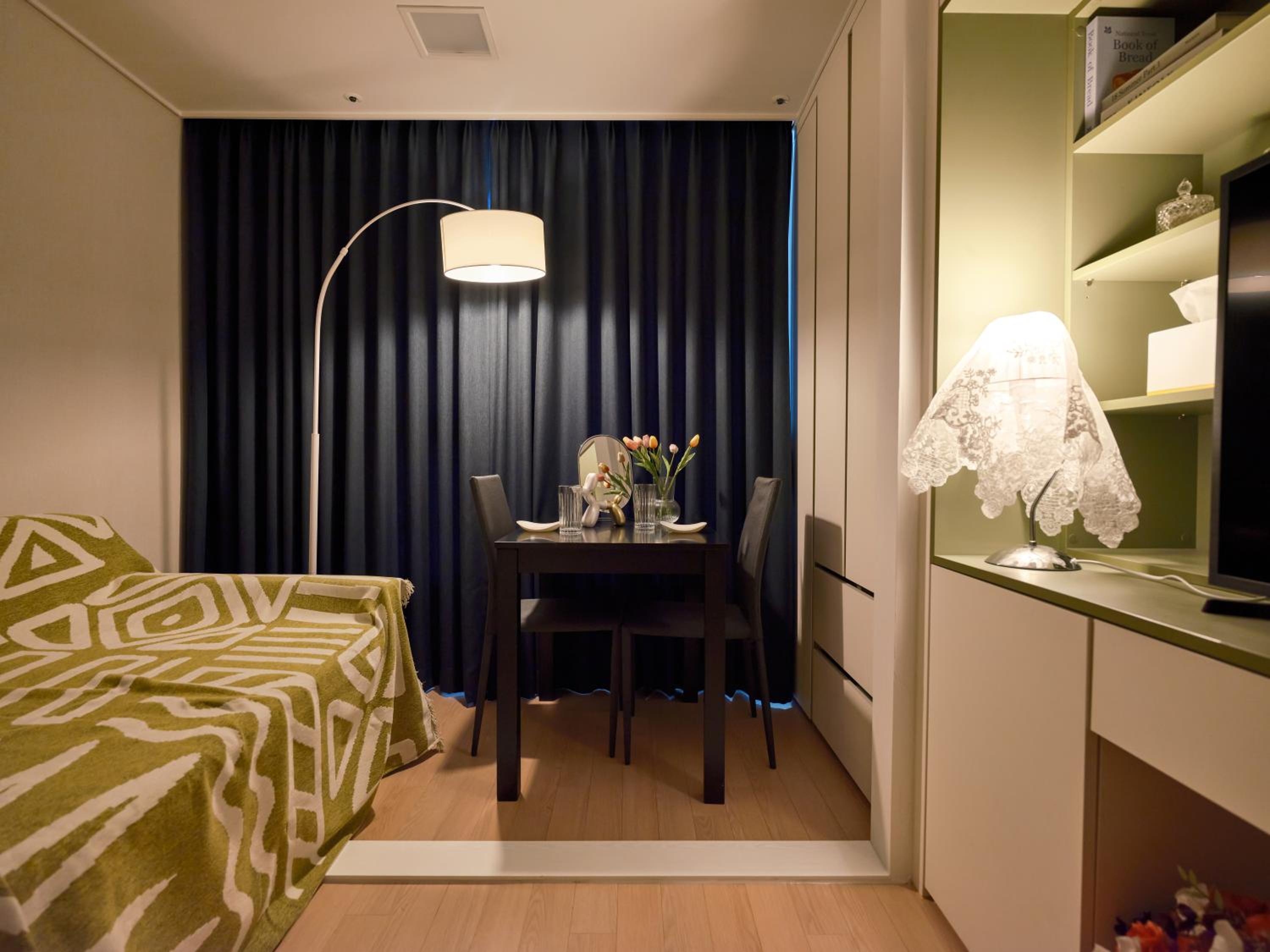 hotel room