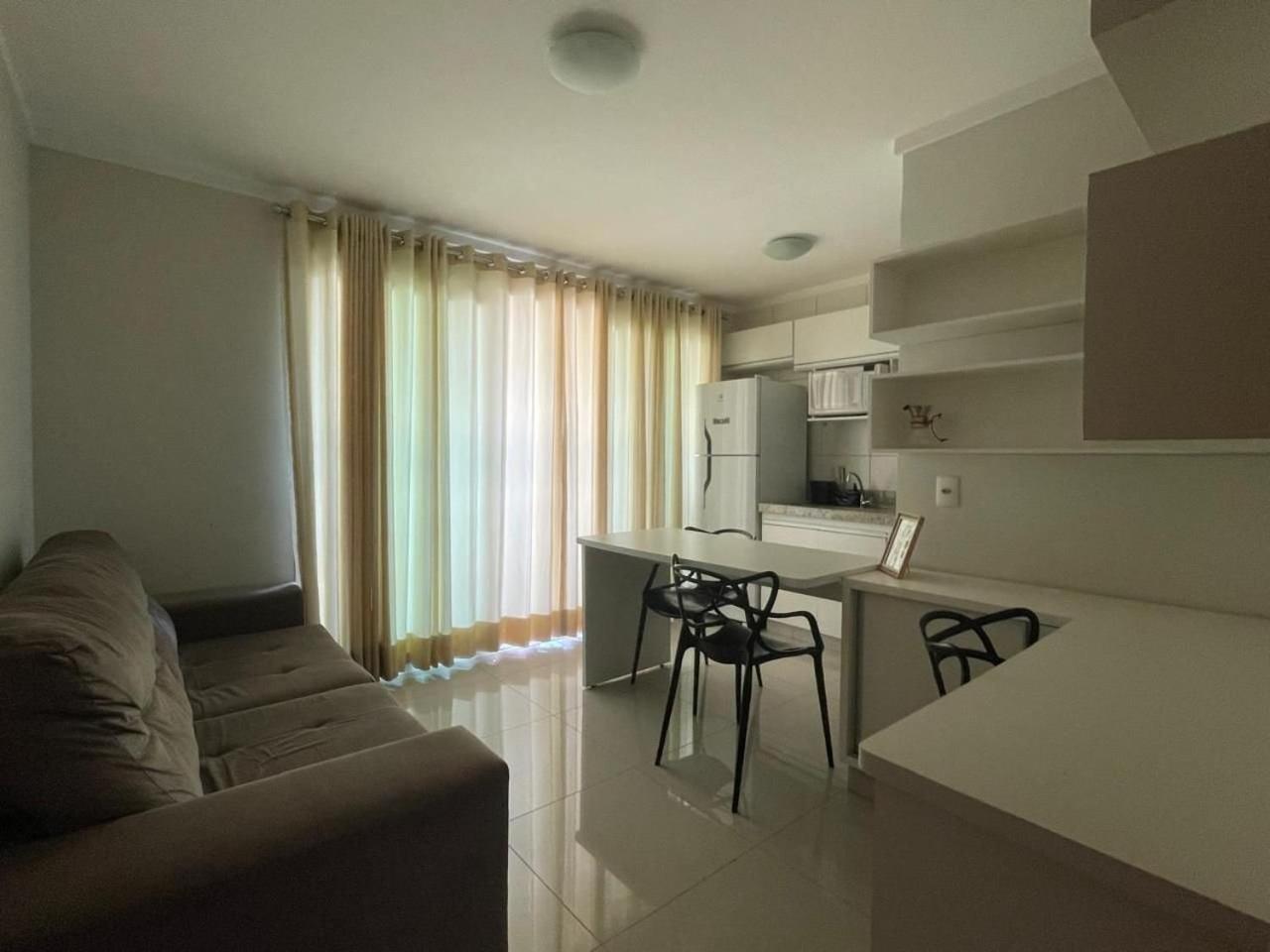 Moderno Flat com vista para o Parque Vaca Brava