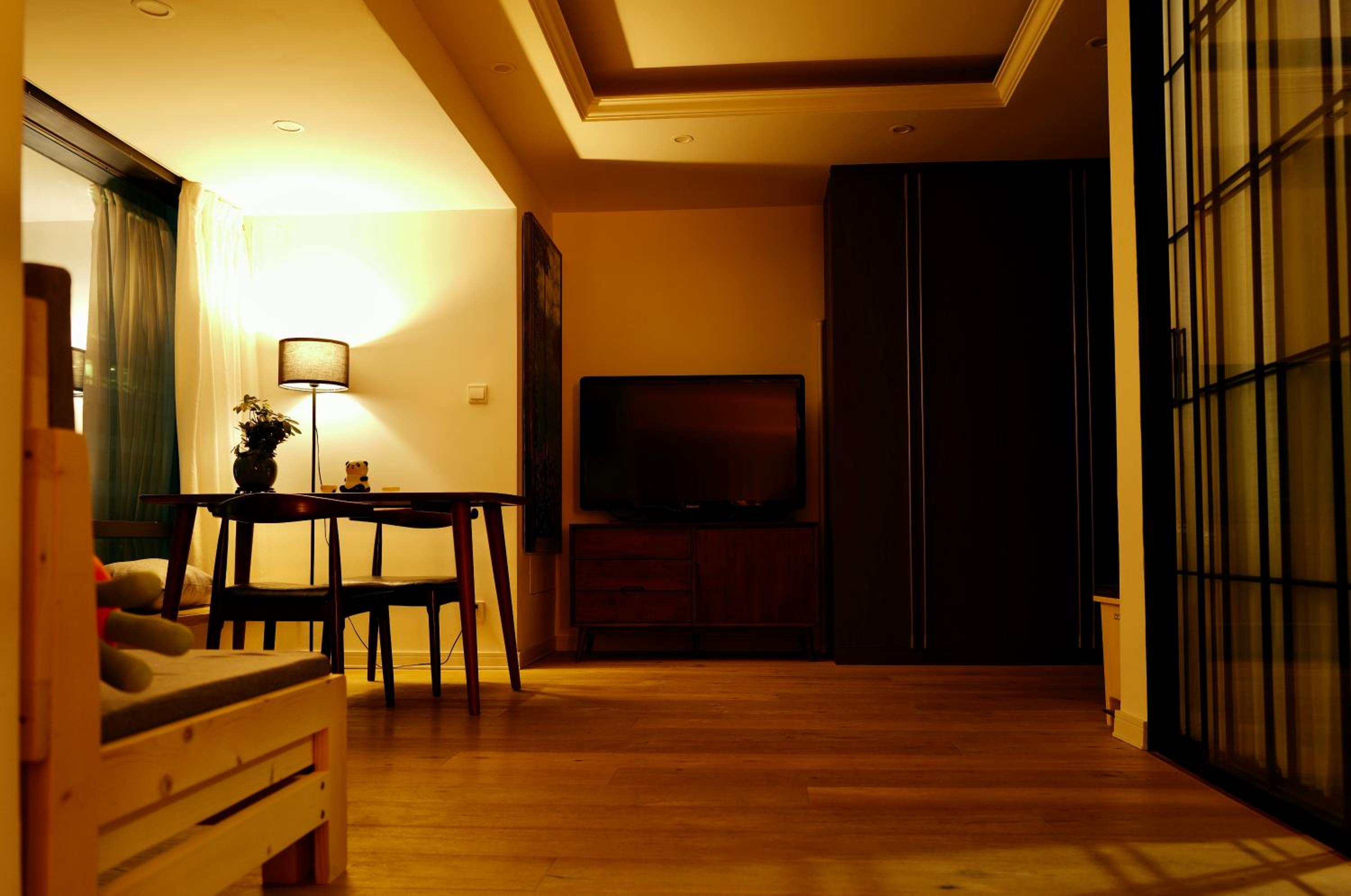 J'an golden room
