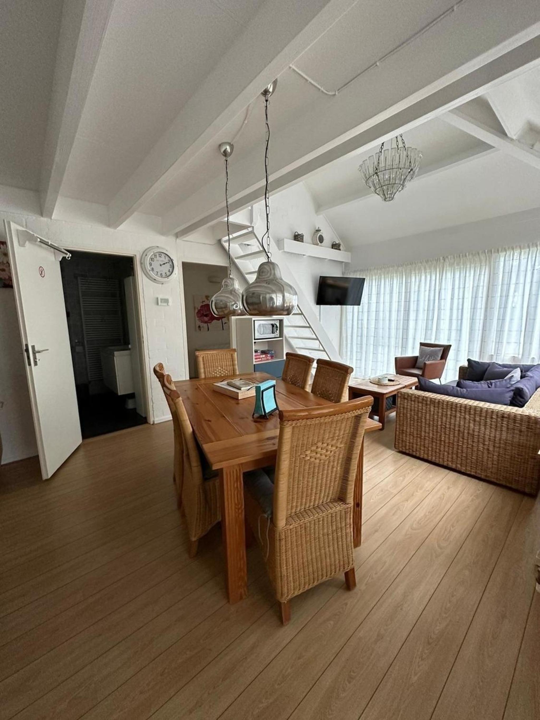 Ferienhaus in Stavenisse mit Garten, Grill und Terrasse view 2