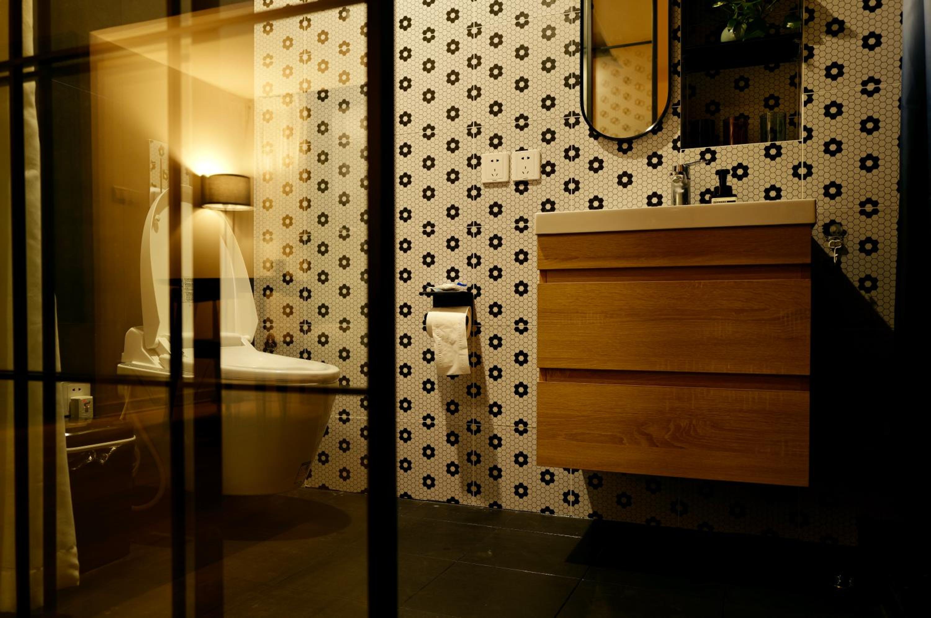 J'an golden room