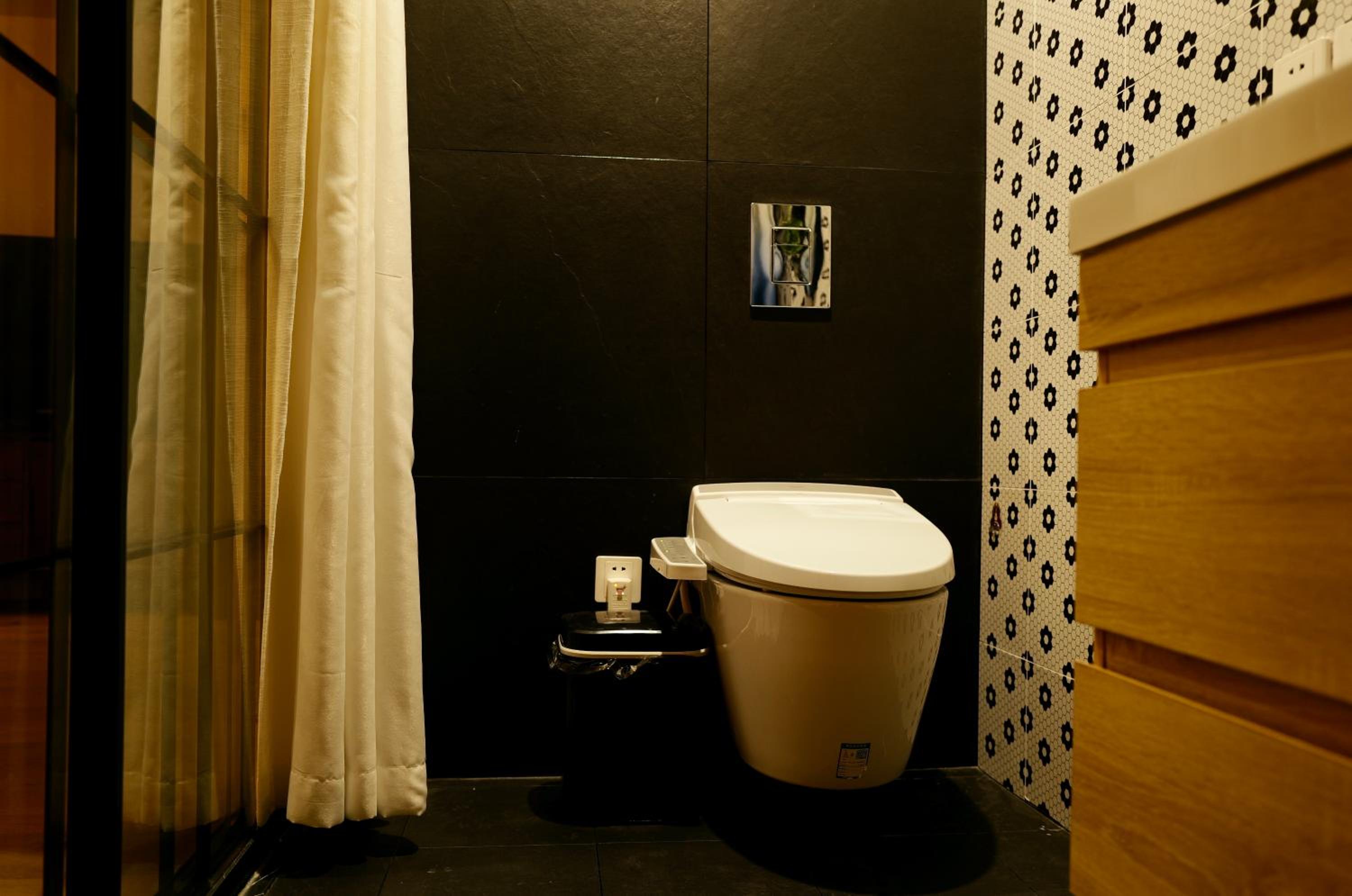 J'an golden room