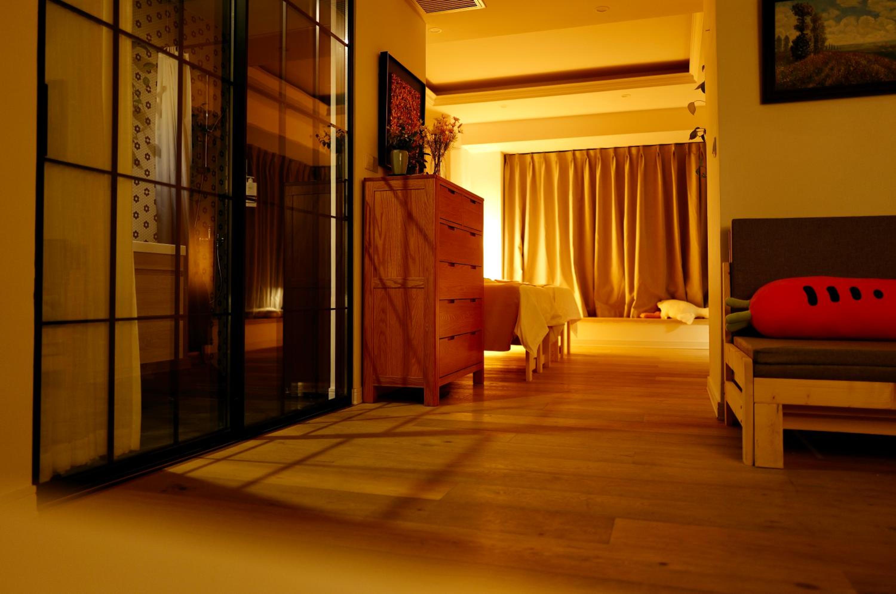 J'an golden room