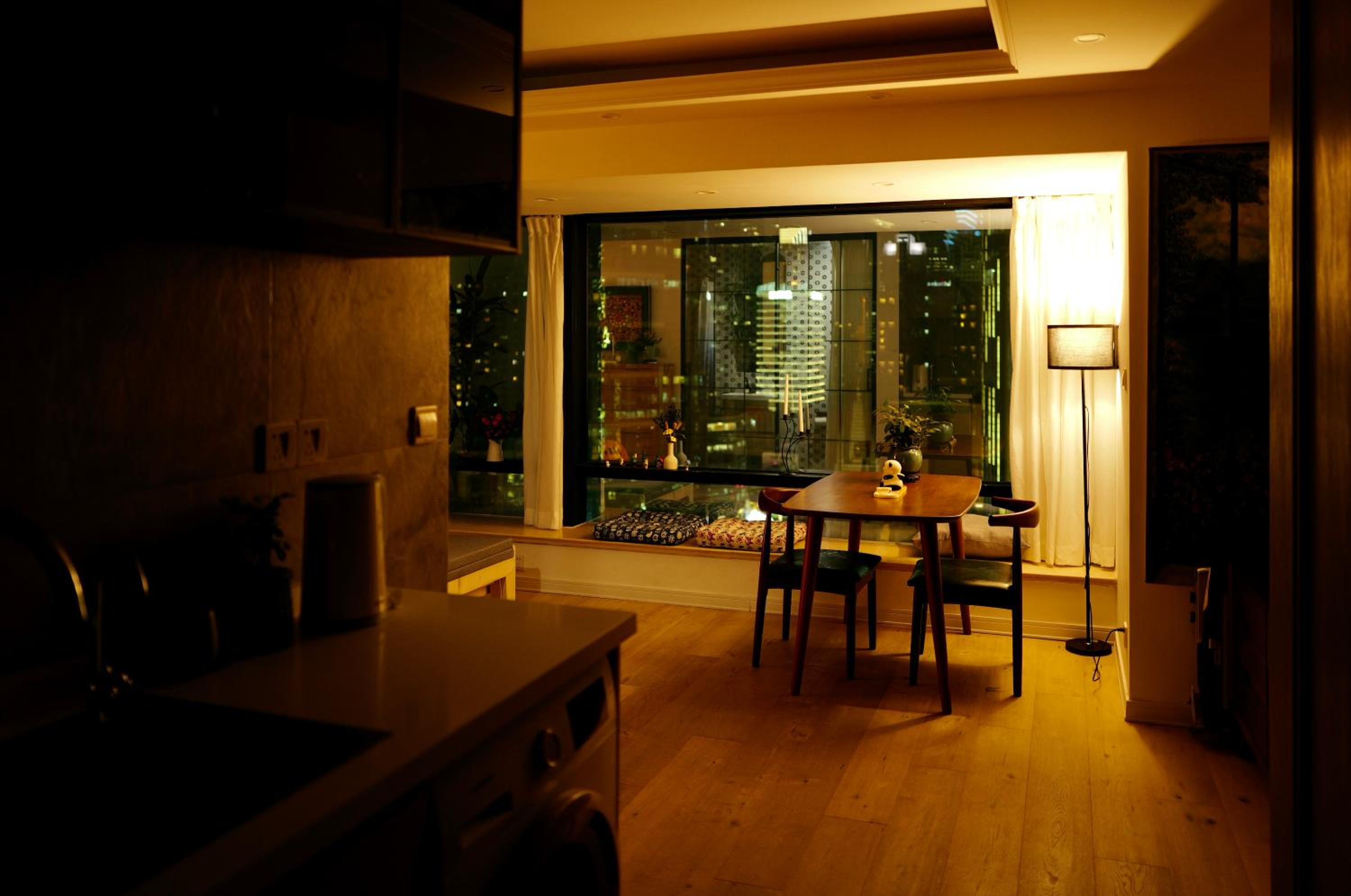J'an golden room