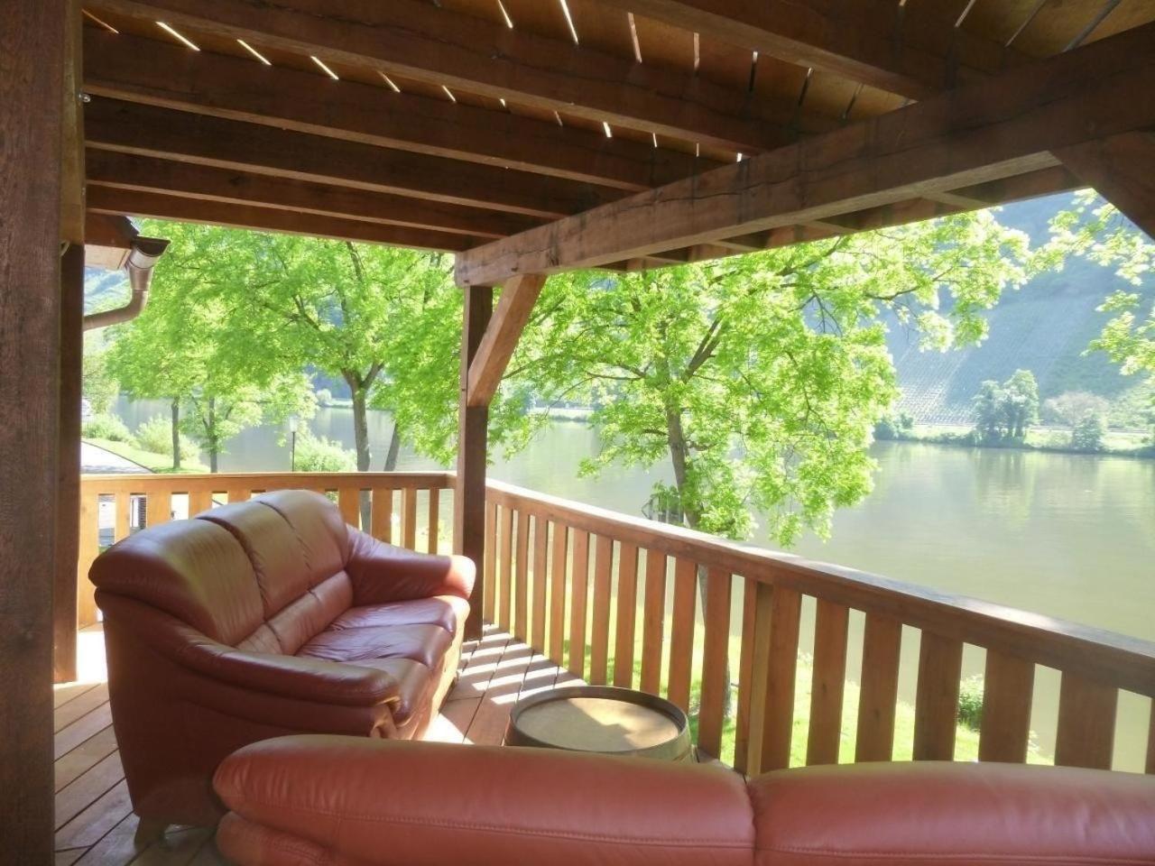 Moselidyll Traumferienwohnung In Exponierter Moselufer Lage