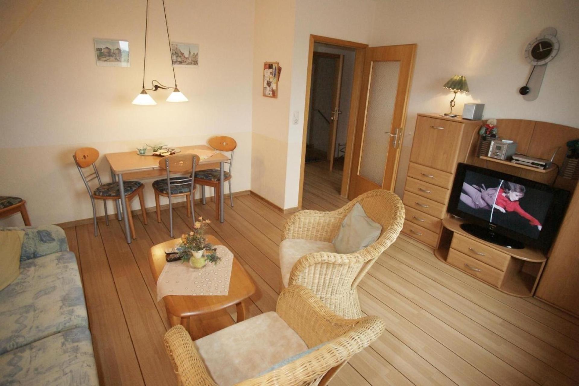 Wohnung In Neue Tiefe Mit Terrasse, Garten Und Grill