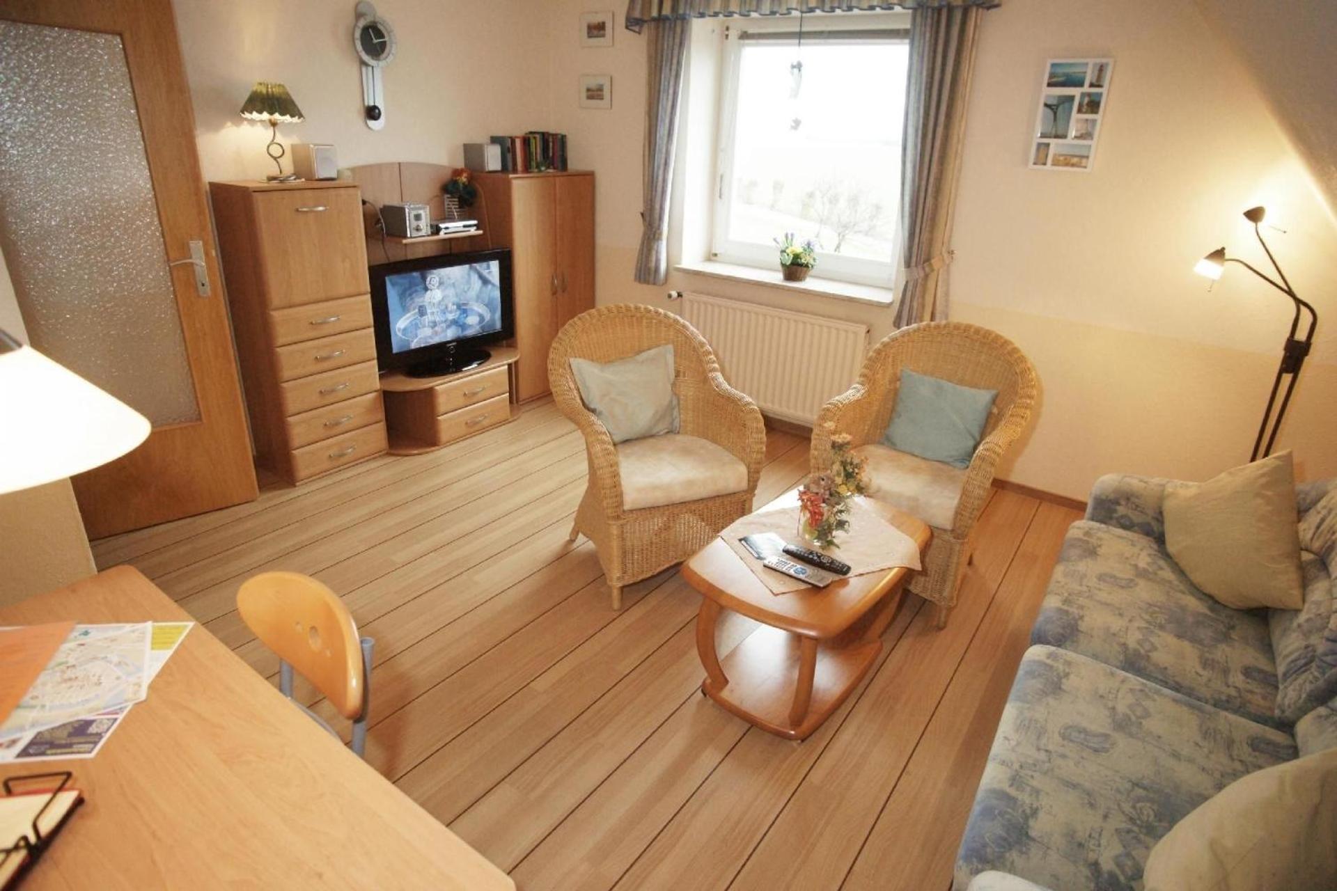 Wohnung In Neue Tiefe Mit Terrasse, Garten Und Grill