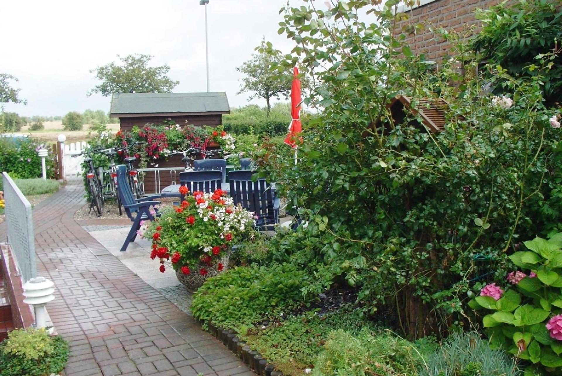 Wohnung In Neue Tiefe Mit Terrasse, Garten Und Grill