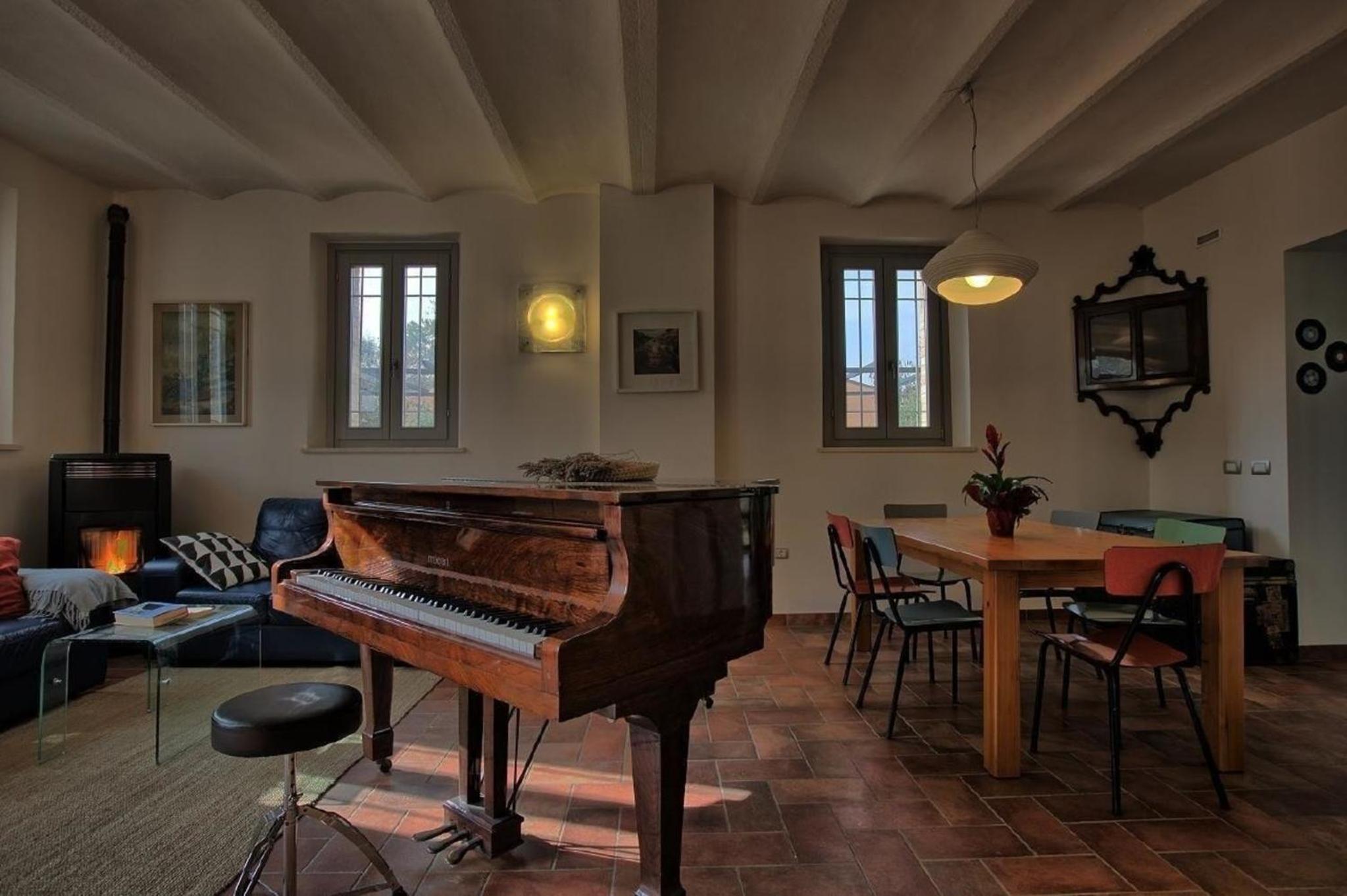 Große, historische Villa mit großem Garten view 5