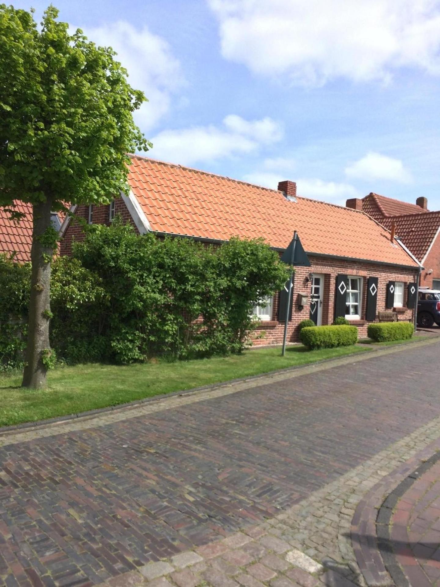 Modernisiertes und hell eingerichtetes Ferienhaus mit eigenem Garten ideal für Familien