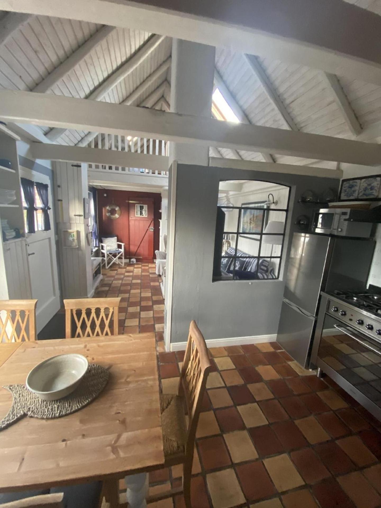 Modernisiertes und hell eingerichtetes Ferienhaus mit eigenem Garten ideal für Familien