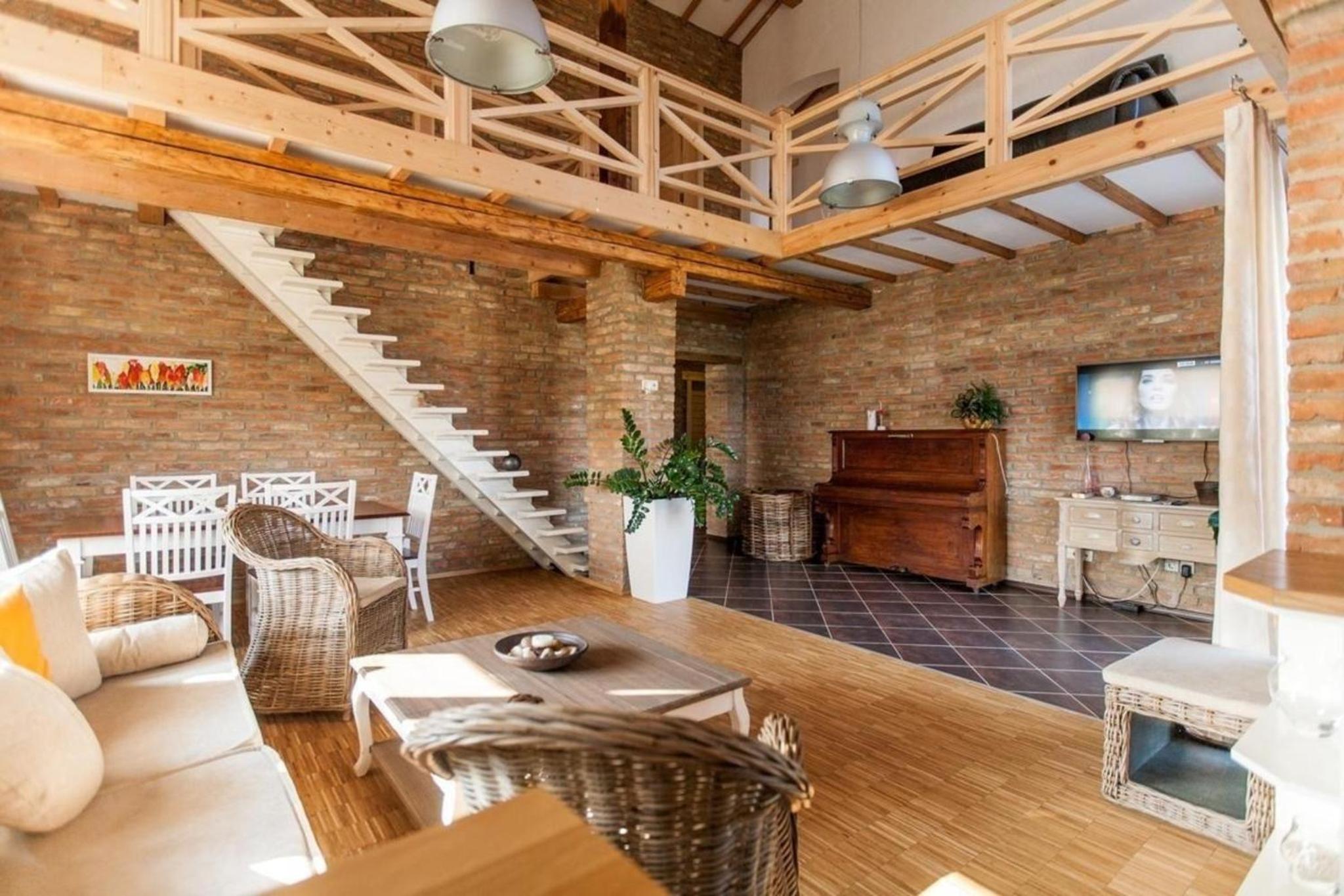Ferienhaus auf zwei Etagen, mit Garten und überdachtem Grillplatz