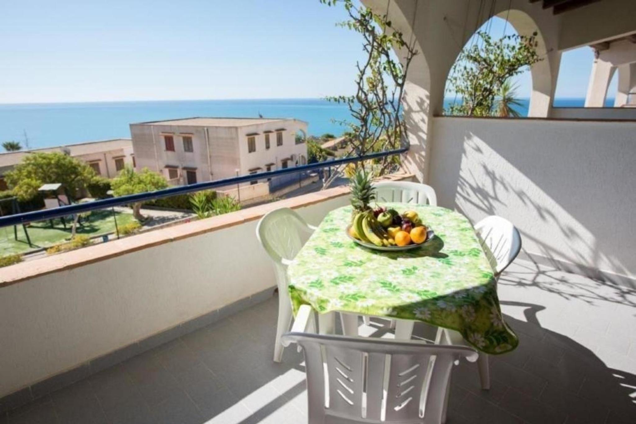 Appartement in Sciacca mit Terrasse und Garten view 2