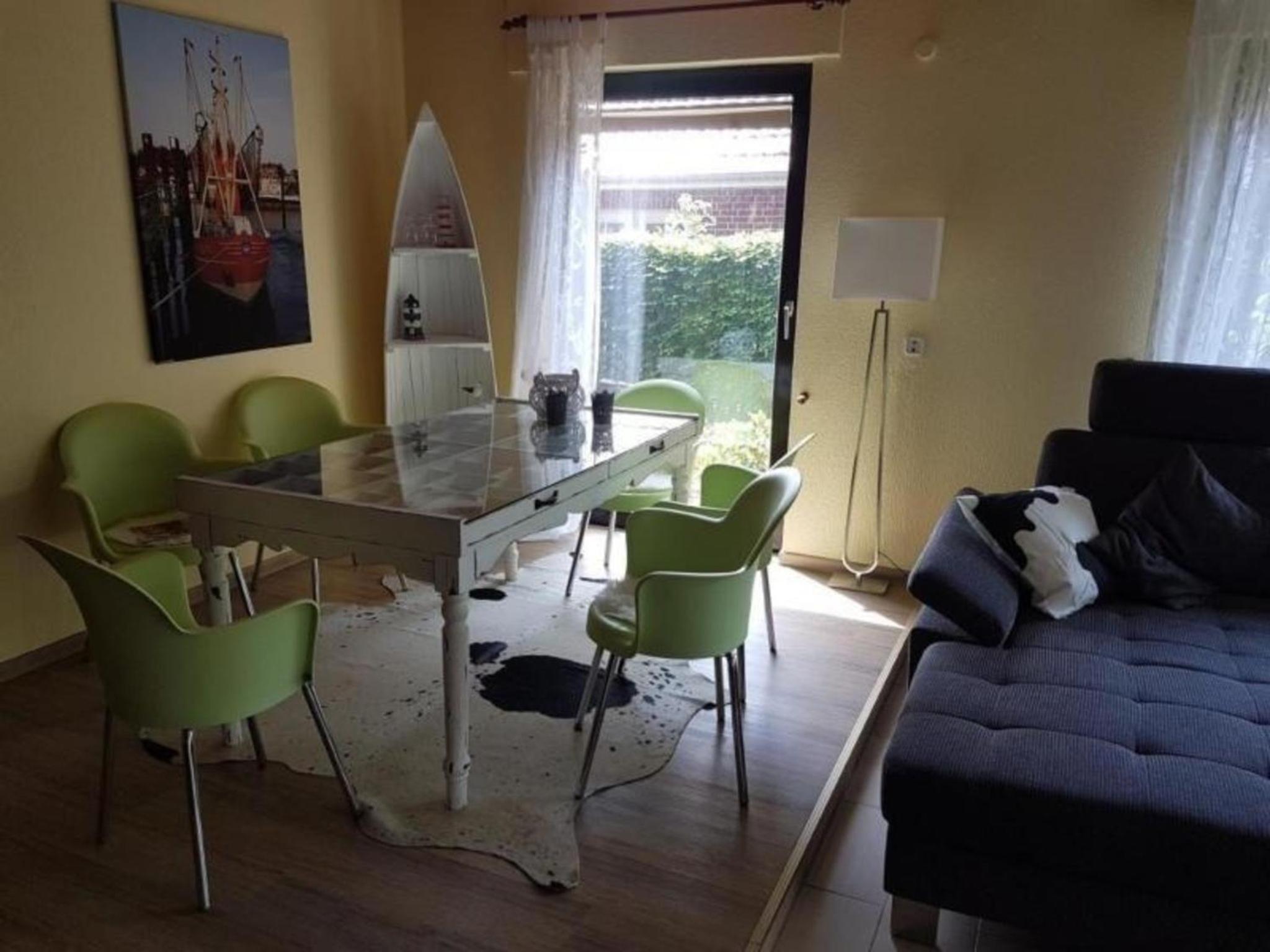 Große Ferienwohnung in Burhave mit Eigener Terrasse