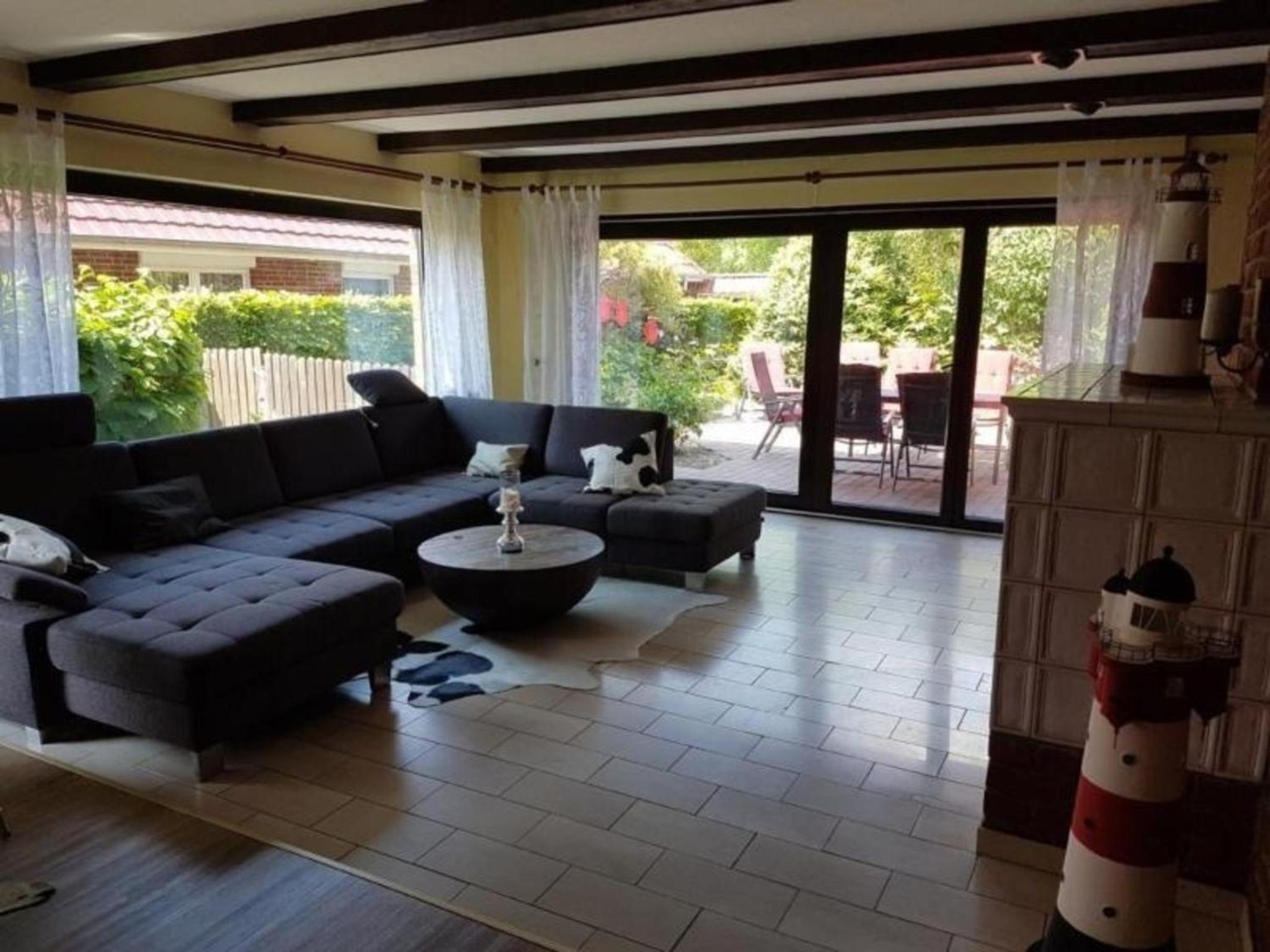 Große Ferienwohnung in Burhave mit Eigener Terrasse