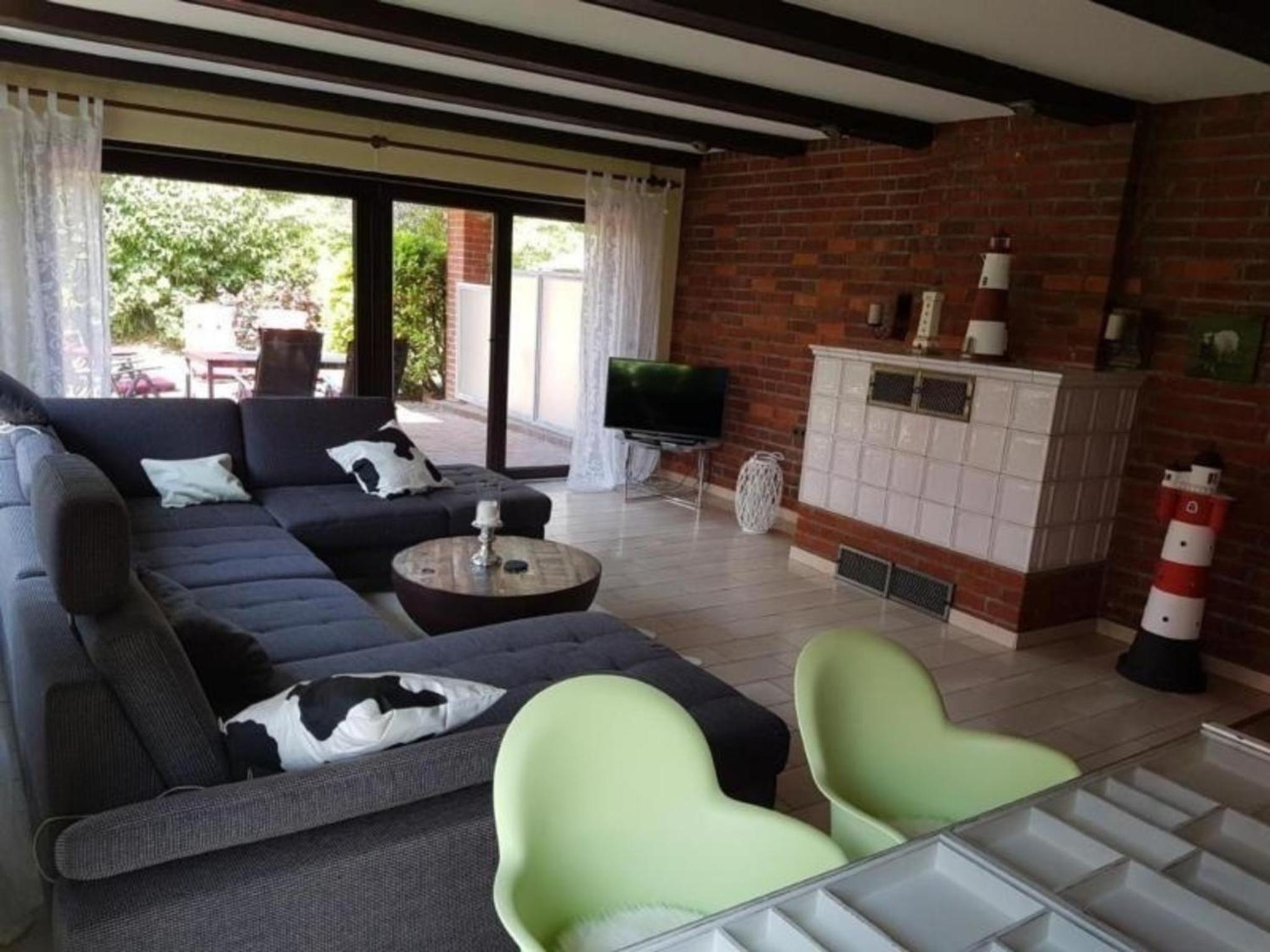 Große Ferienwohnung in Burhave mit Eigener Terrasse