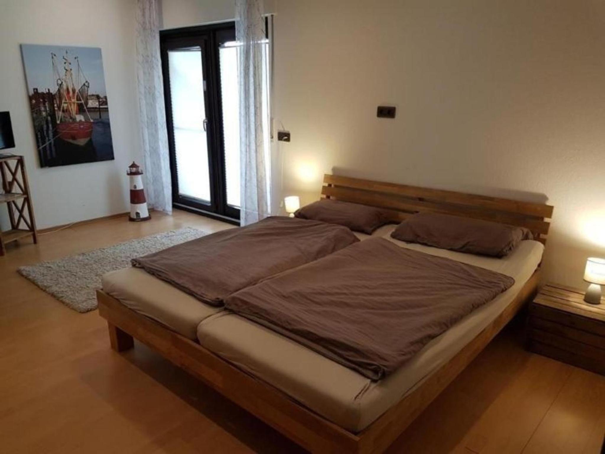 Große Ferienwohnung in Burhave mit Eigener Terrasse