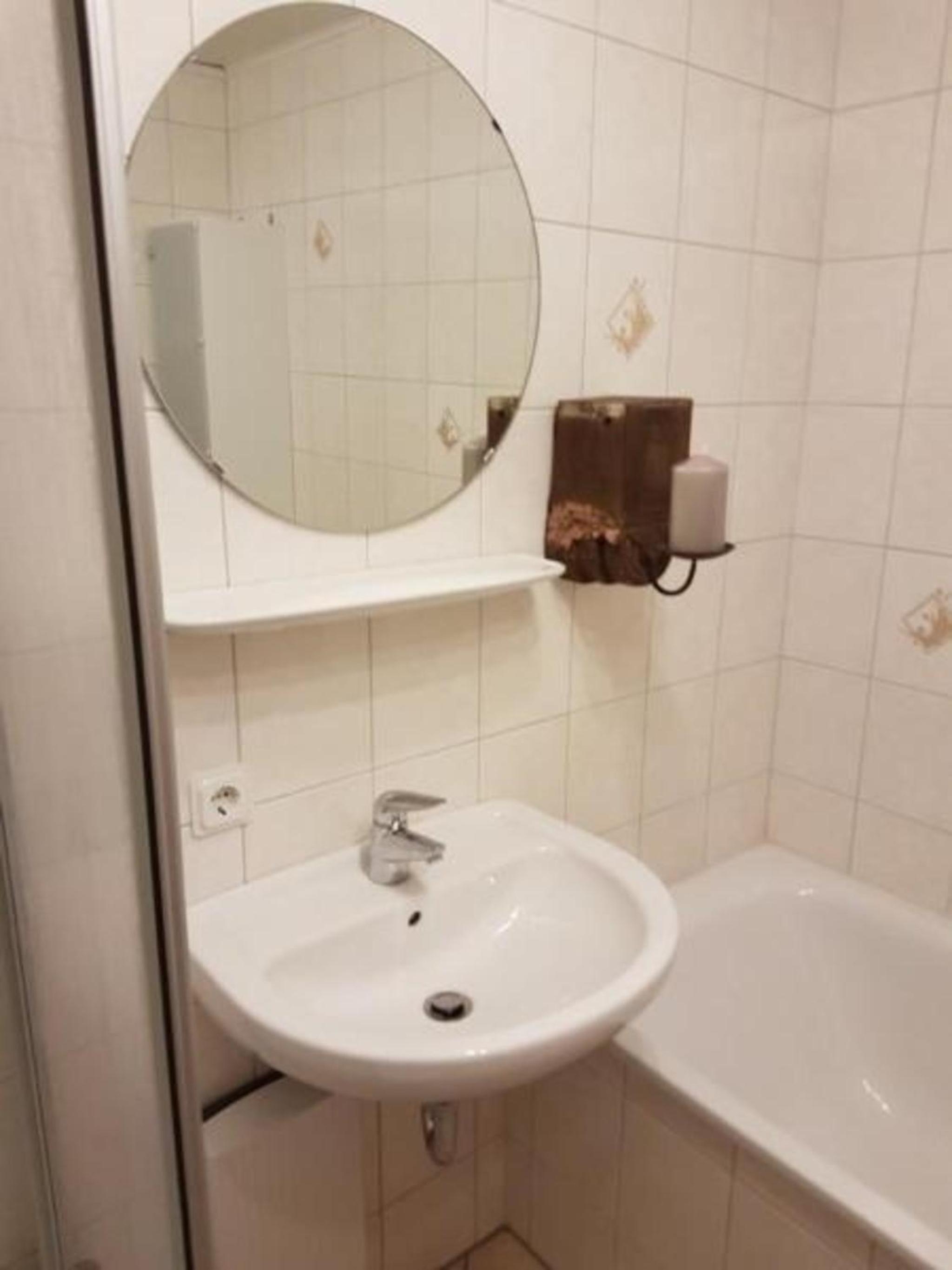 Große Ferienwohnung in Burhave mit Eigener Terrasse