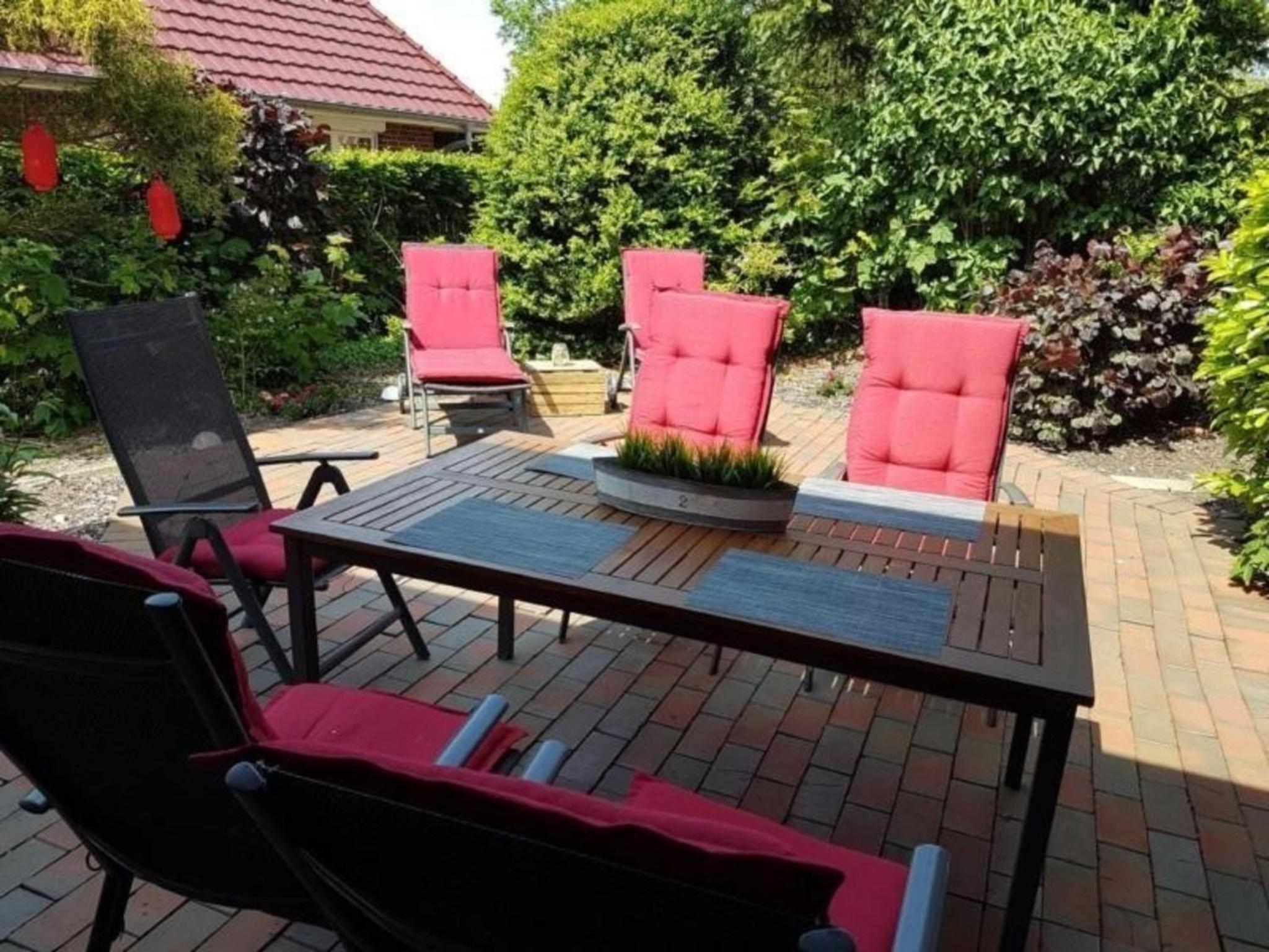 Große Ferienwohnung in Burhave mit Eigener Terrasse