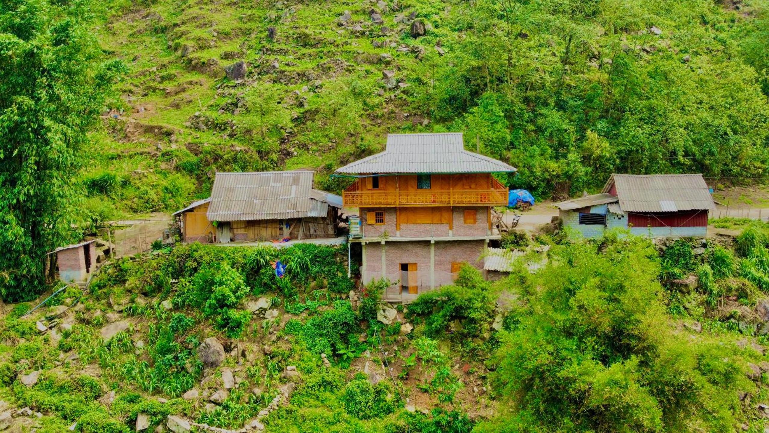 Lysa House