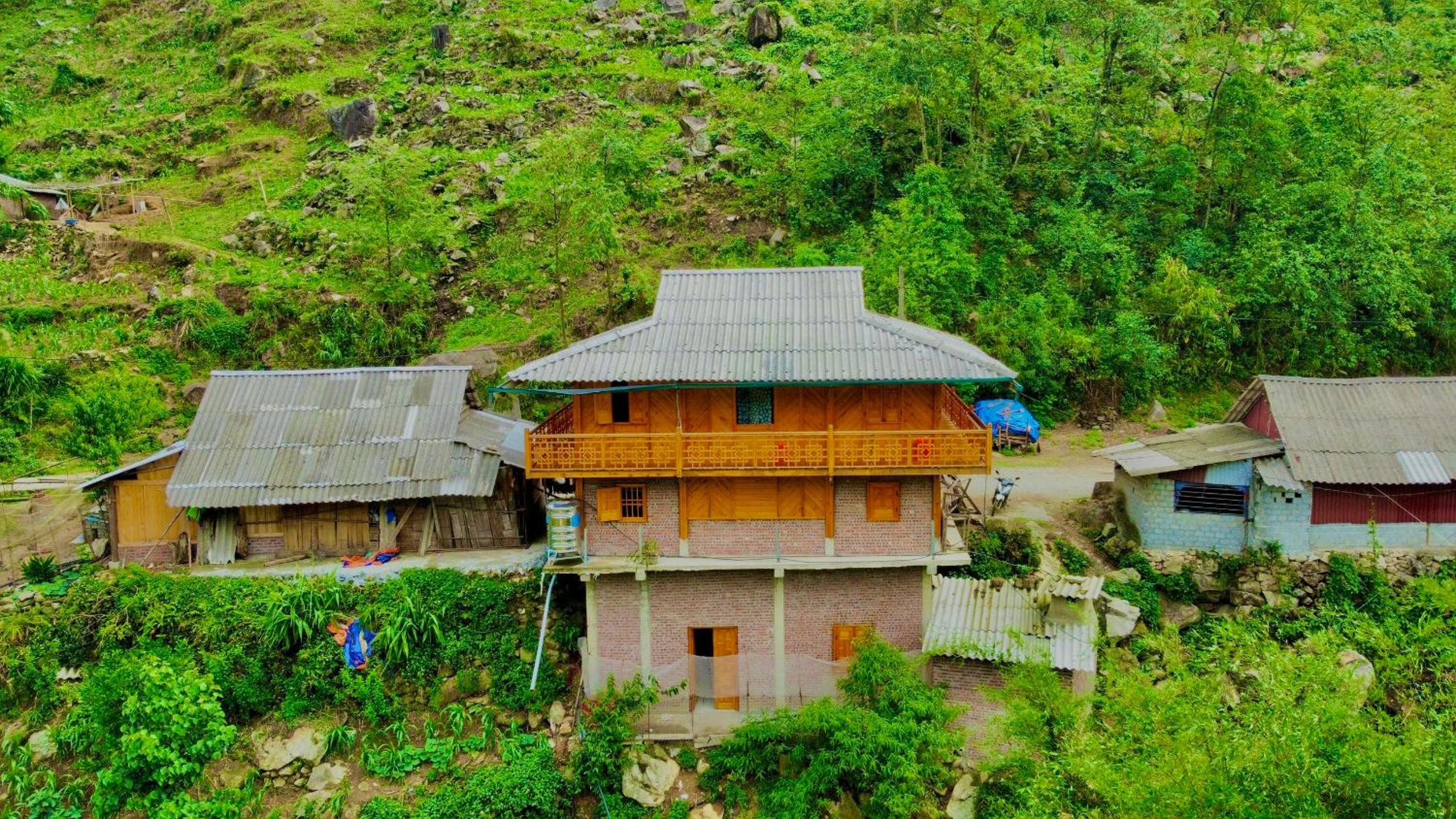 Lysa House