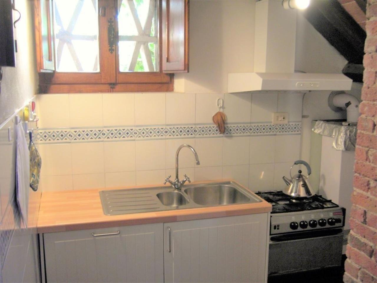Toskana-Ferienwohnung mit Pool auf Weinberghügel
